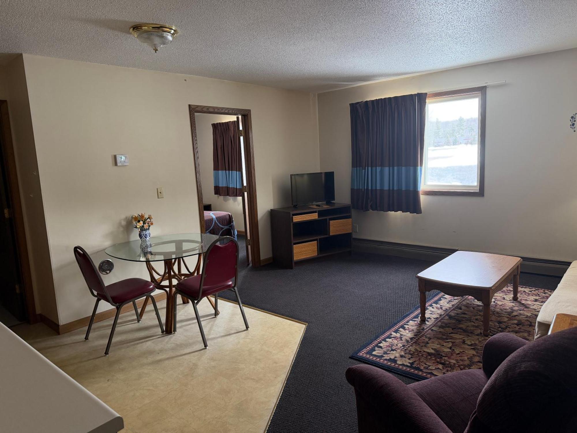 Queen Beds with Kitchenette