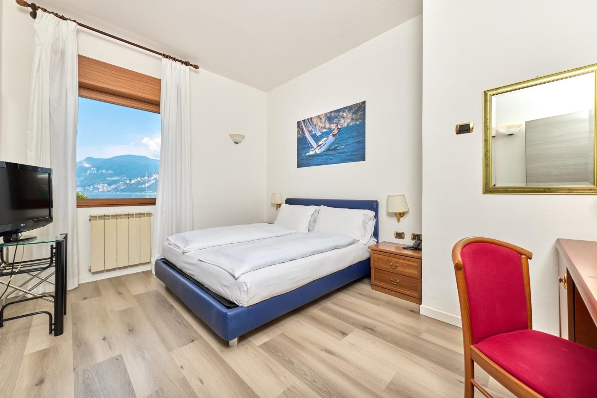 Double Room with Lake View
