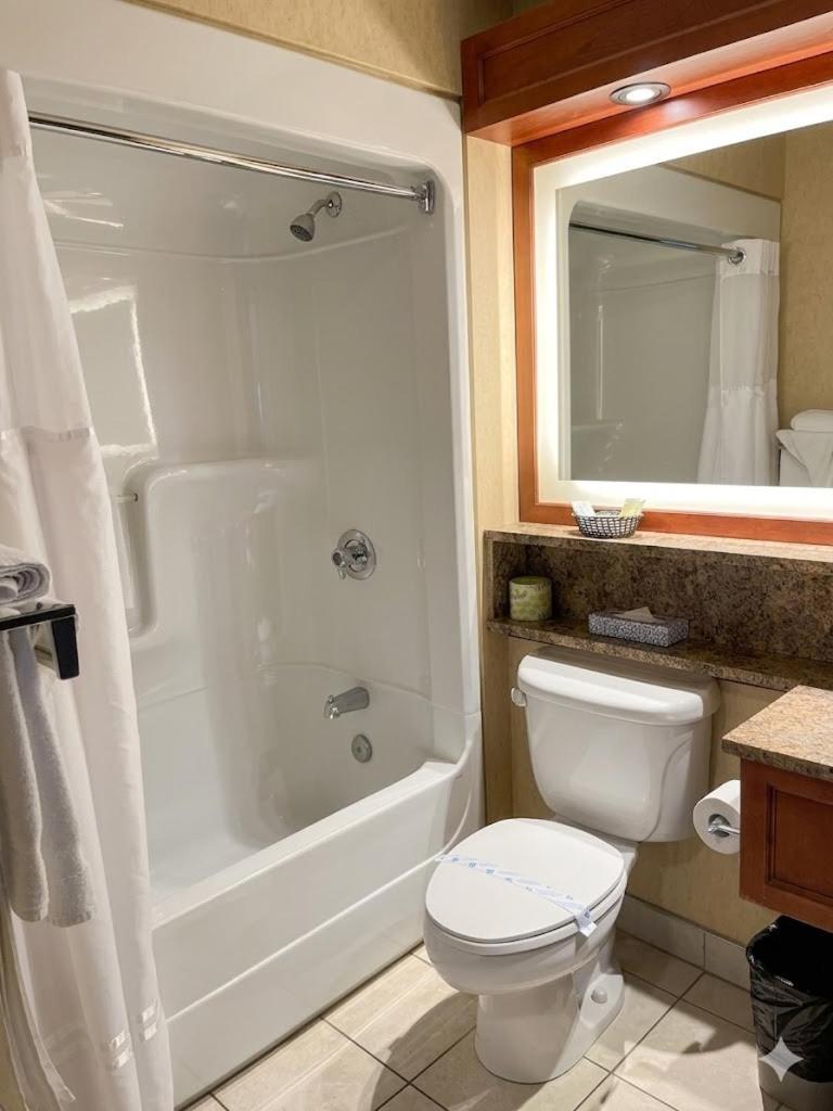 Queen Room with Two Queen Beds - Interior Pool View