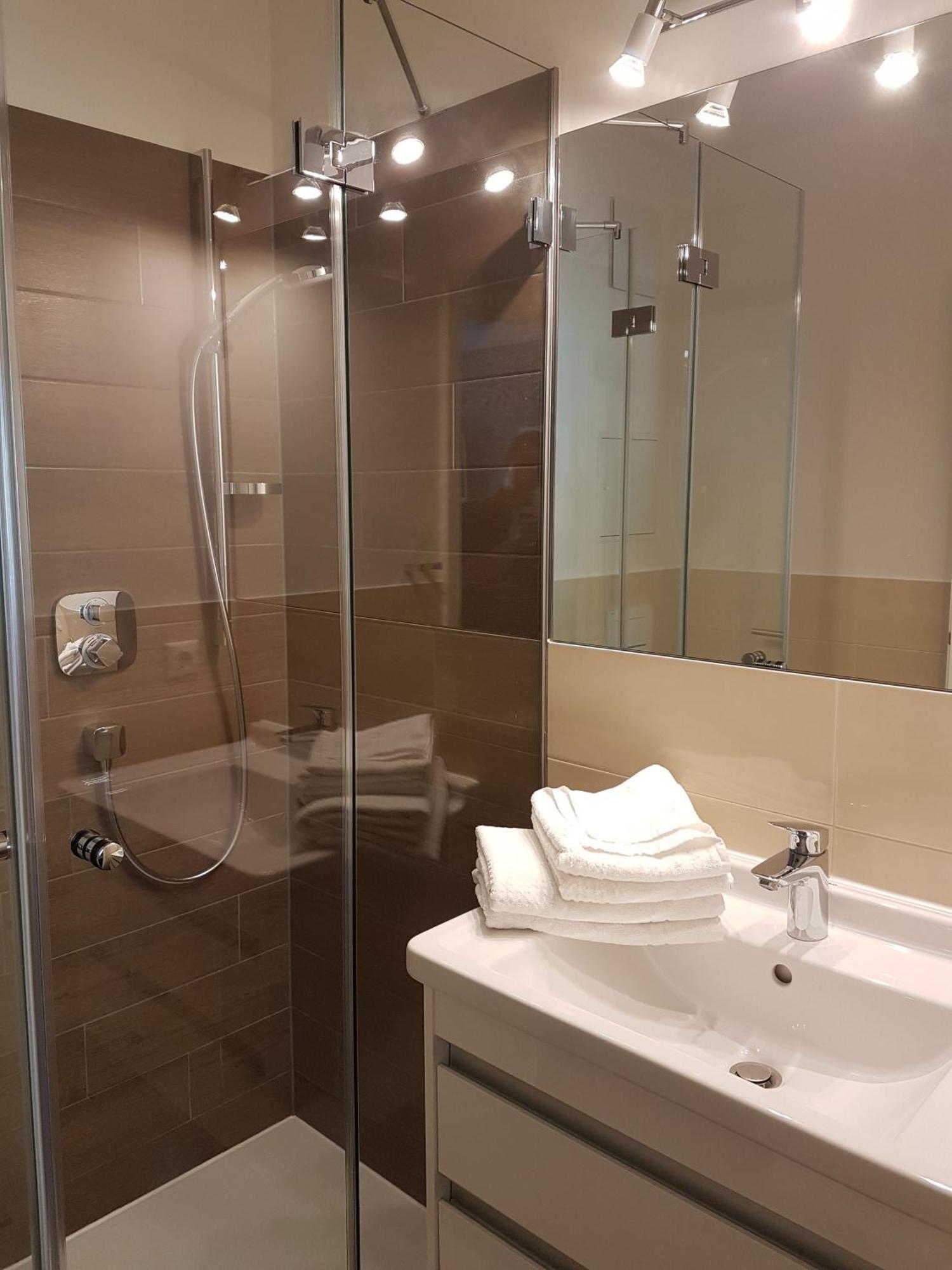 Doppelzimmer mit Balkon
