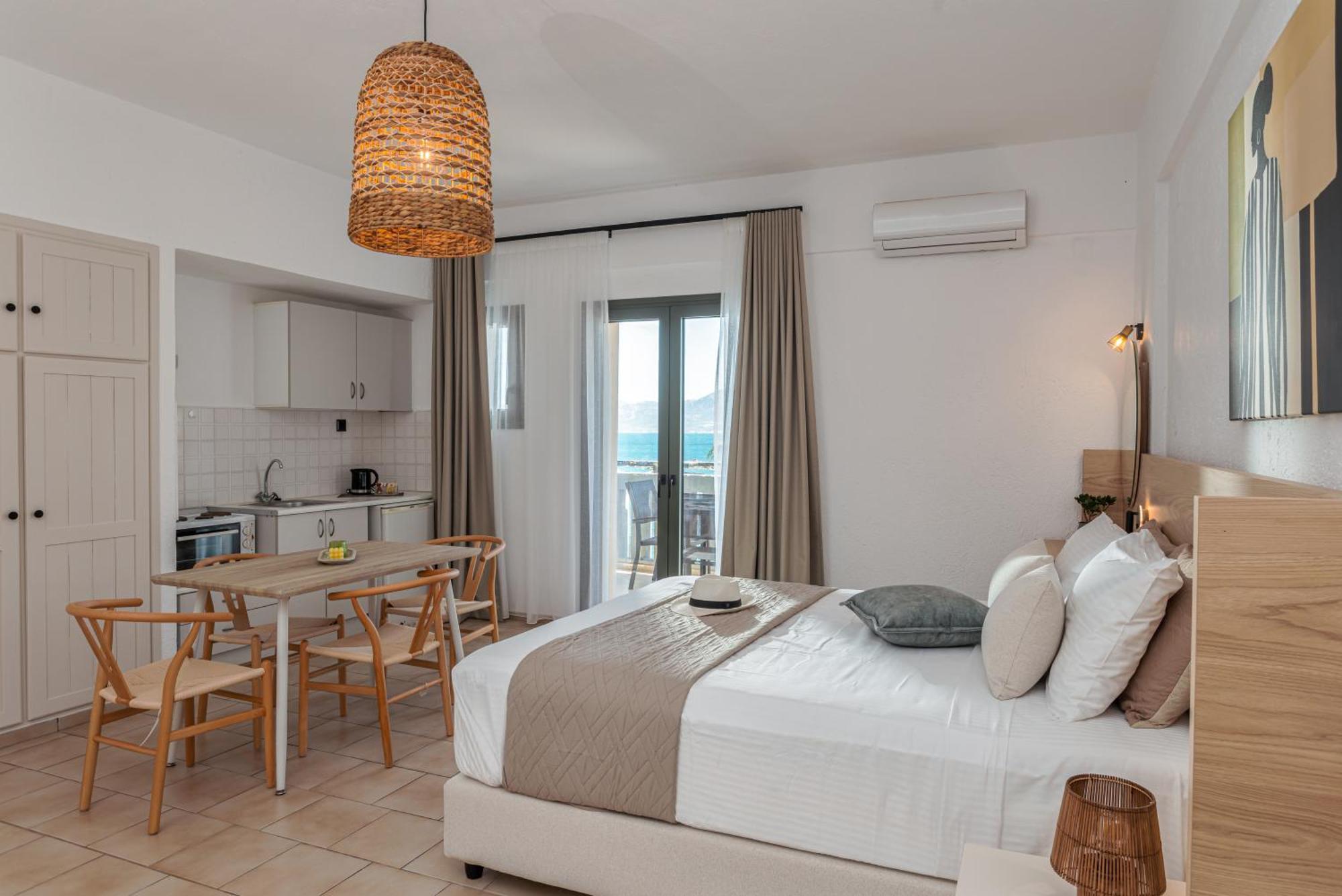 Studio with Panoramic Sea View