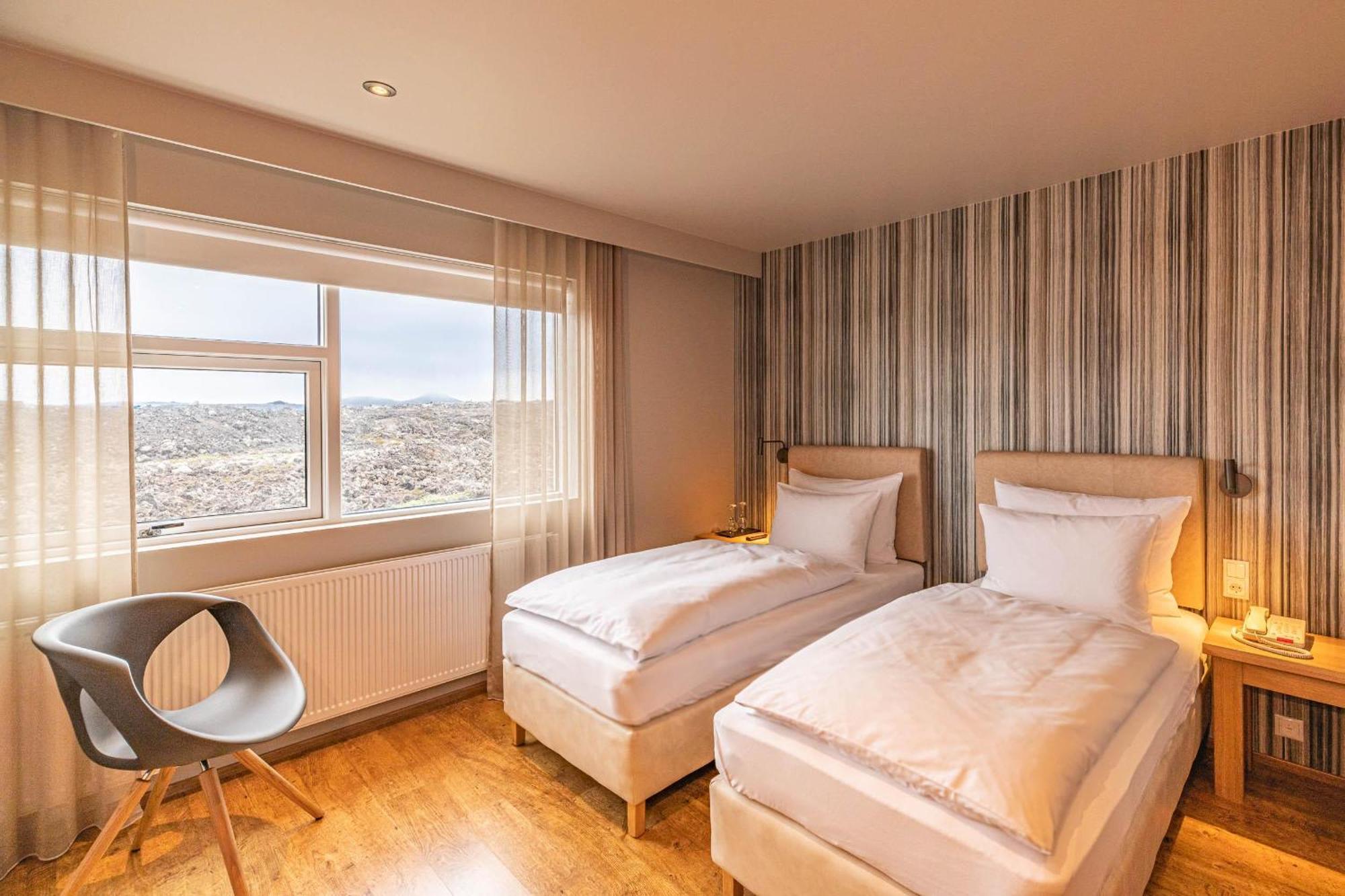 Twin Room,1765334216:JPEG
