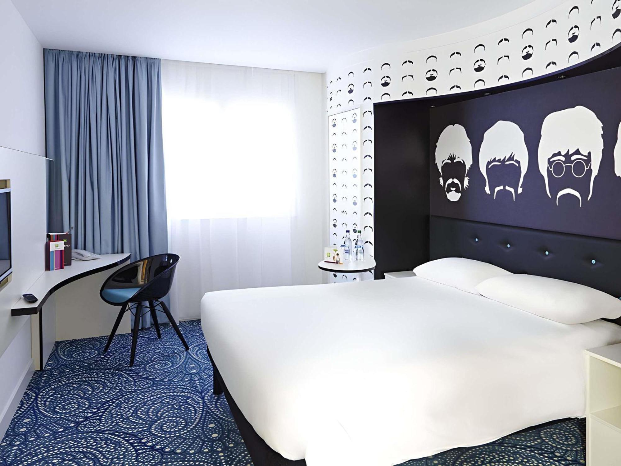 Standard Double Room Mobility Accessible