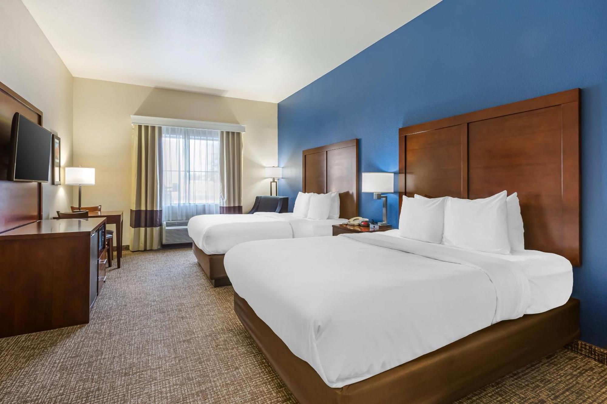 Queen Room Two Queen Beds Non-Smoking