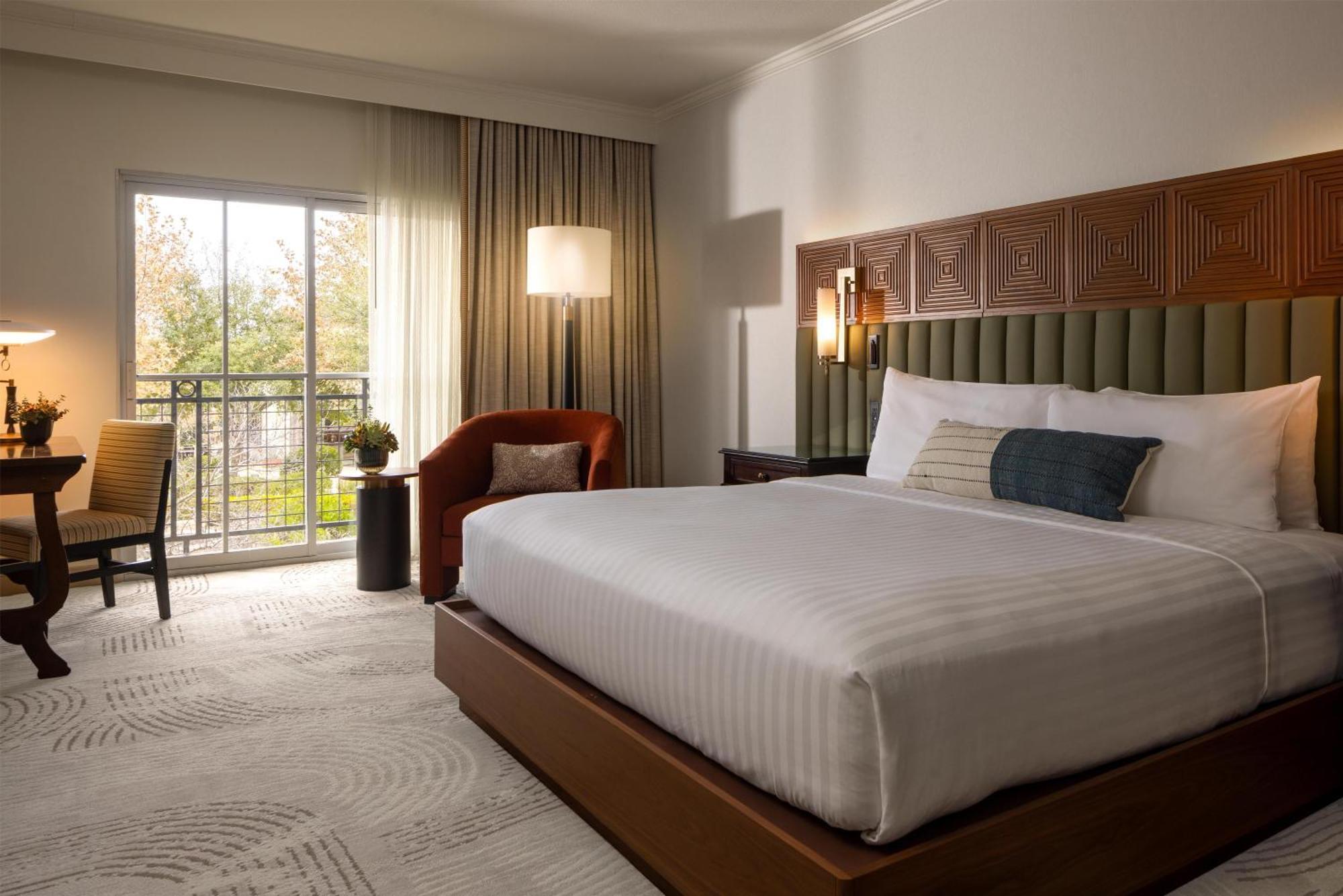 Deluxe King Room,1765345035:JPEG