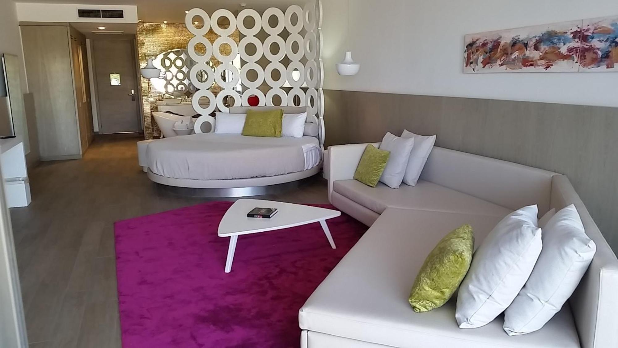 Honeymoon Suite Swimout Adults over 18 years old only