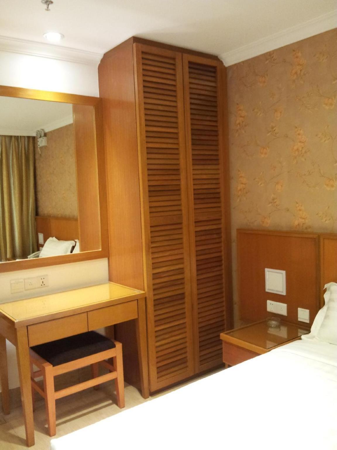 Standard King Room