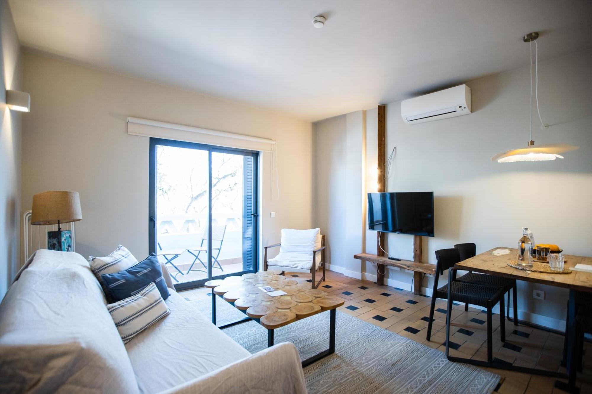 One-Bedroom Apartment Street View