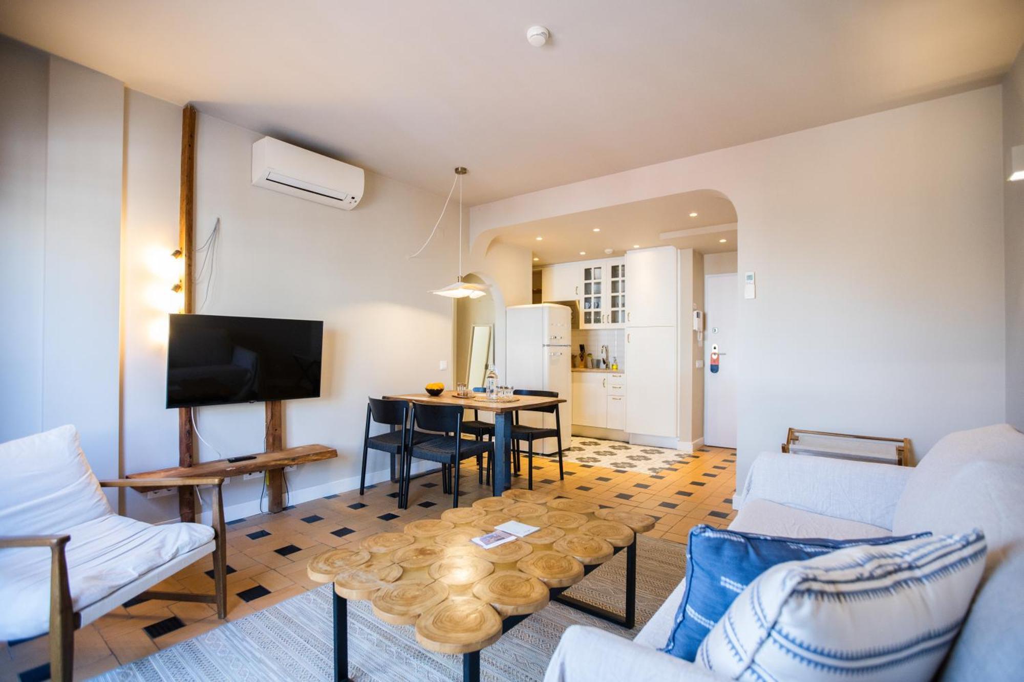 One-Bedroom Apartment Street View