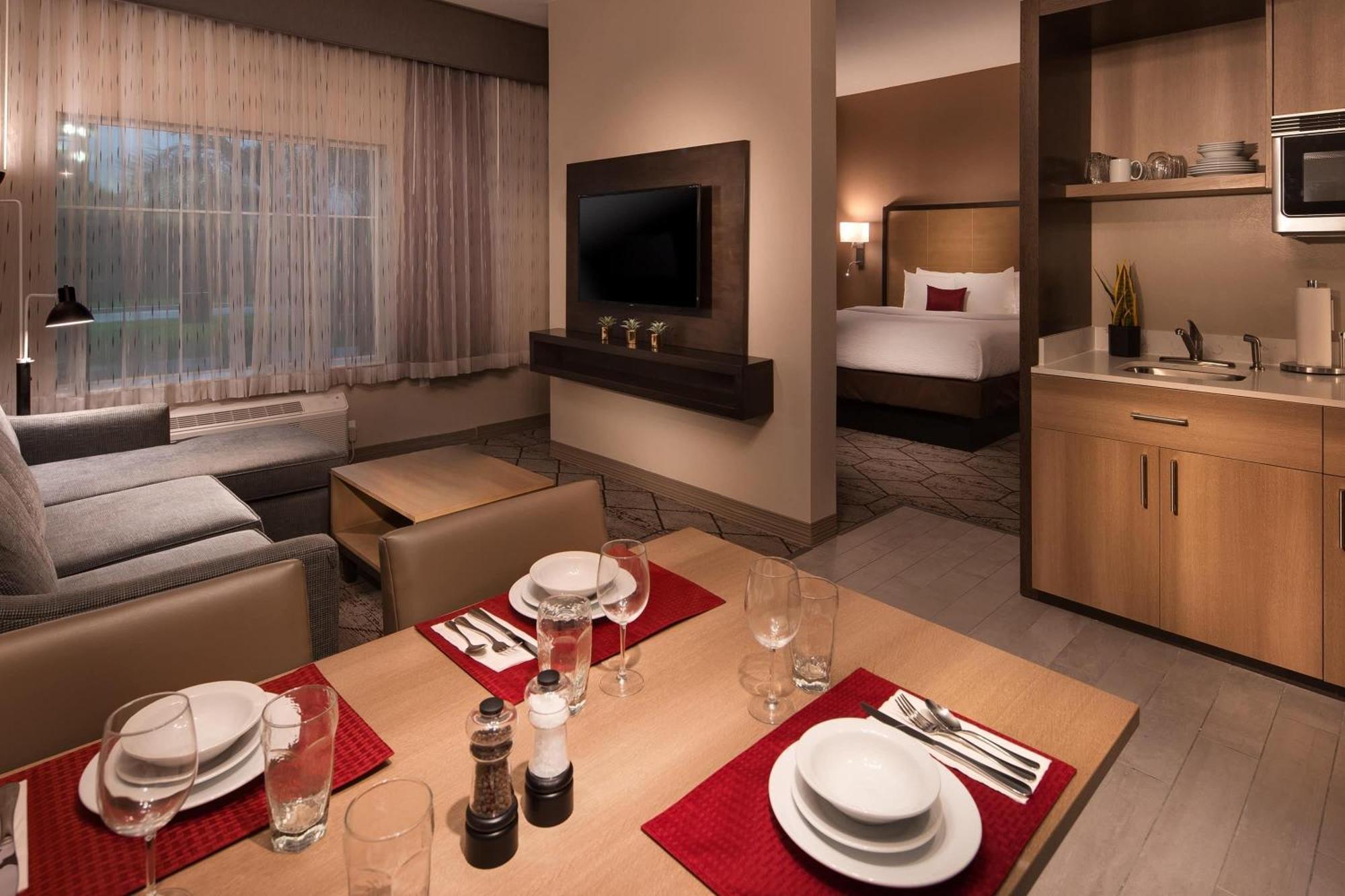 King Suite with Living Room - Non-Smoking