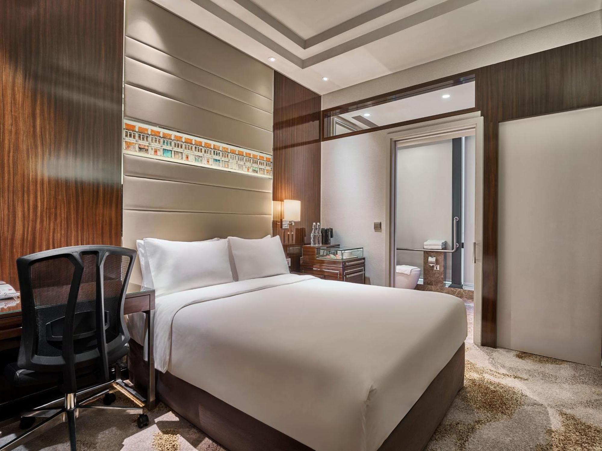 Chambre Lit Queen-Size Standard - Accessible aux Personnes à Mobilité Réduite