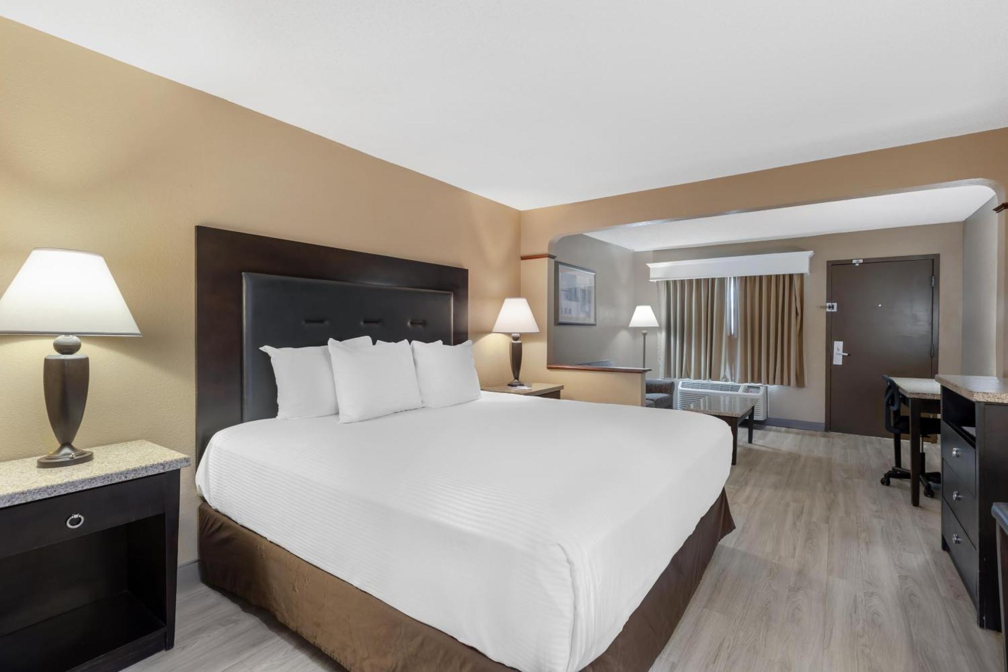 Oversize King Room - Non-Smoking