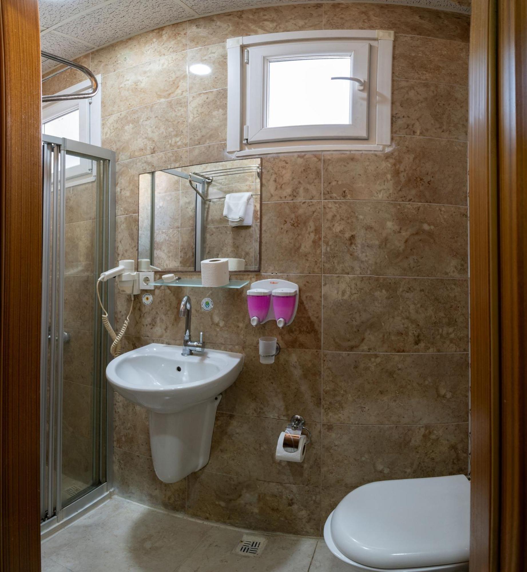 Deluxe Triple Room,1765479415:JPEG