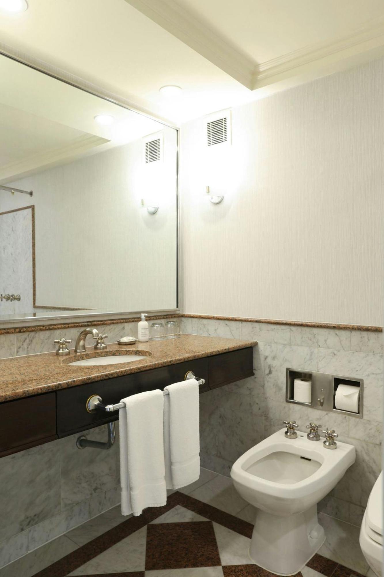Classic Twin Room Pool Access