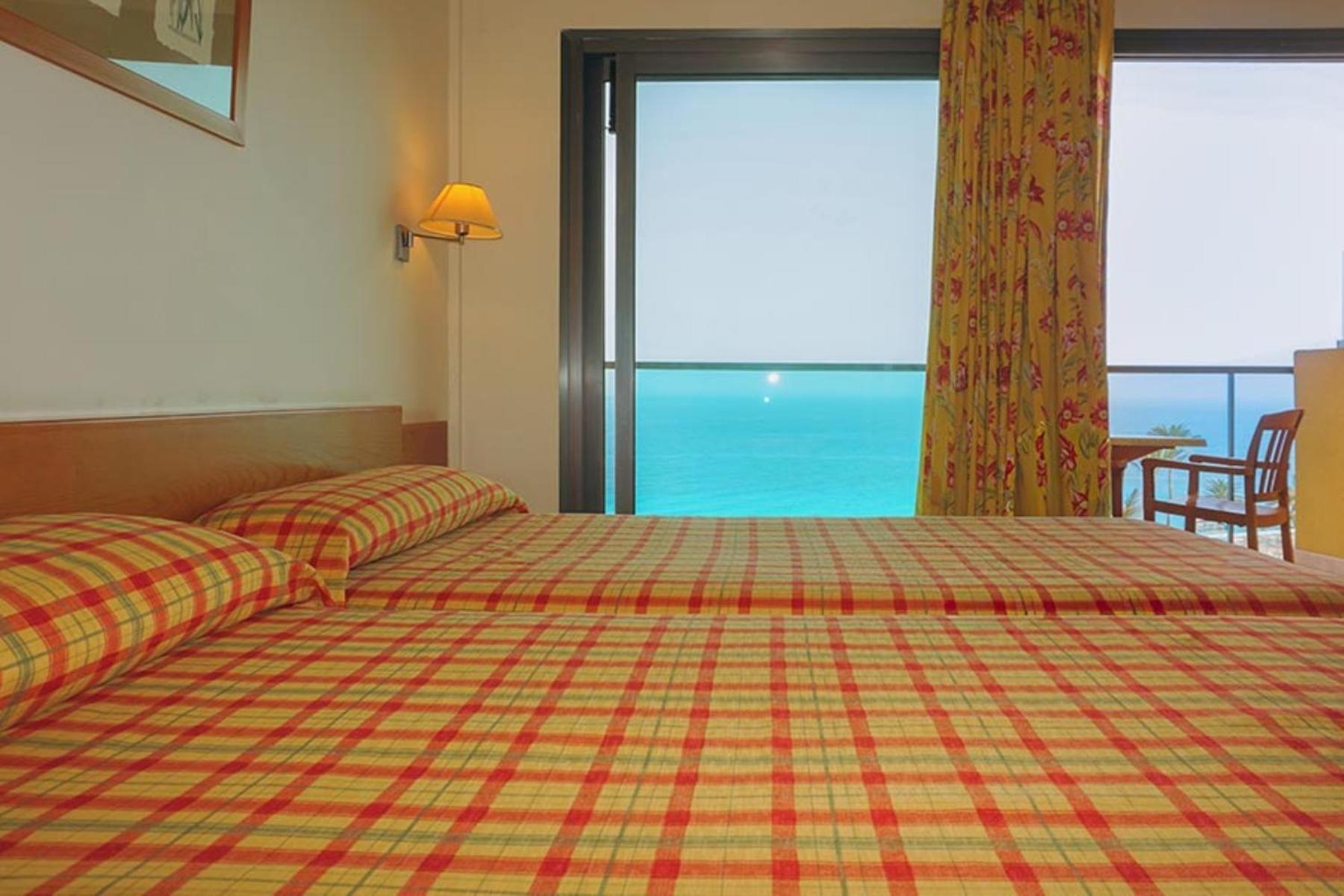 Doppelzimmer mit Meerblick (2 Erwachsene + 1 Kind)