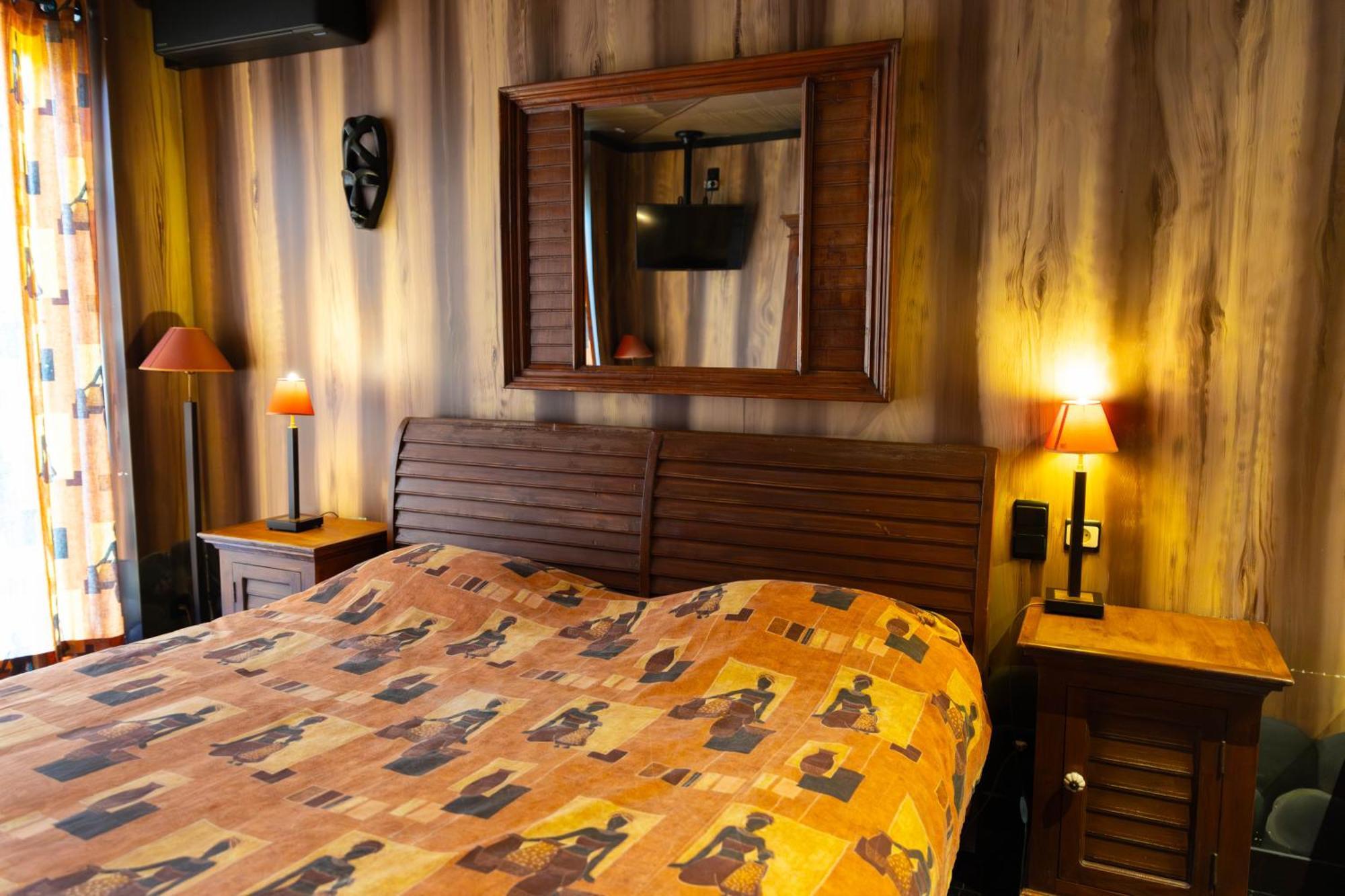 Deluxe Double African Room