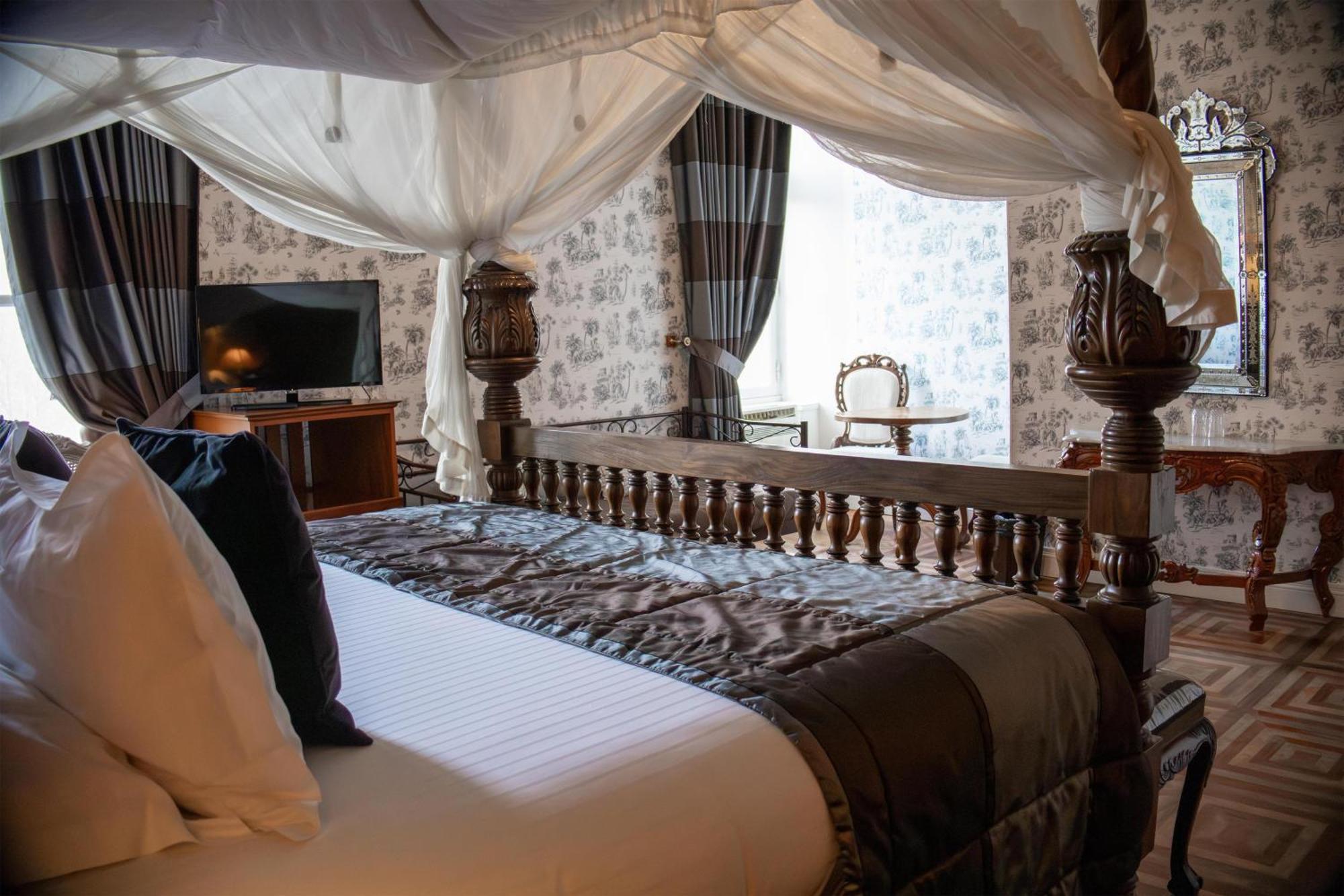 Two-Bedroom Suite
