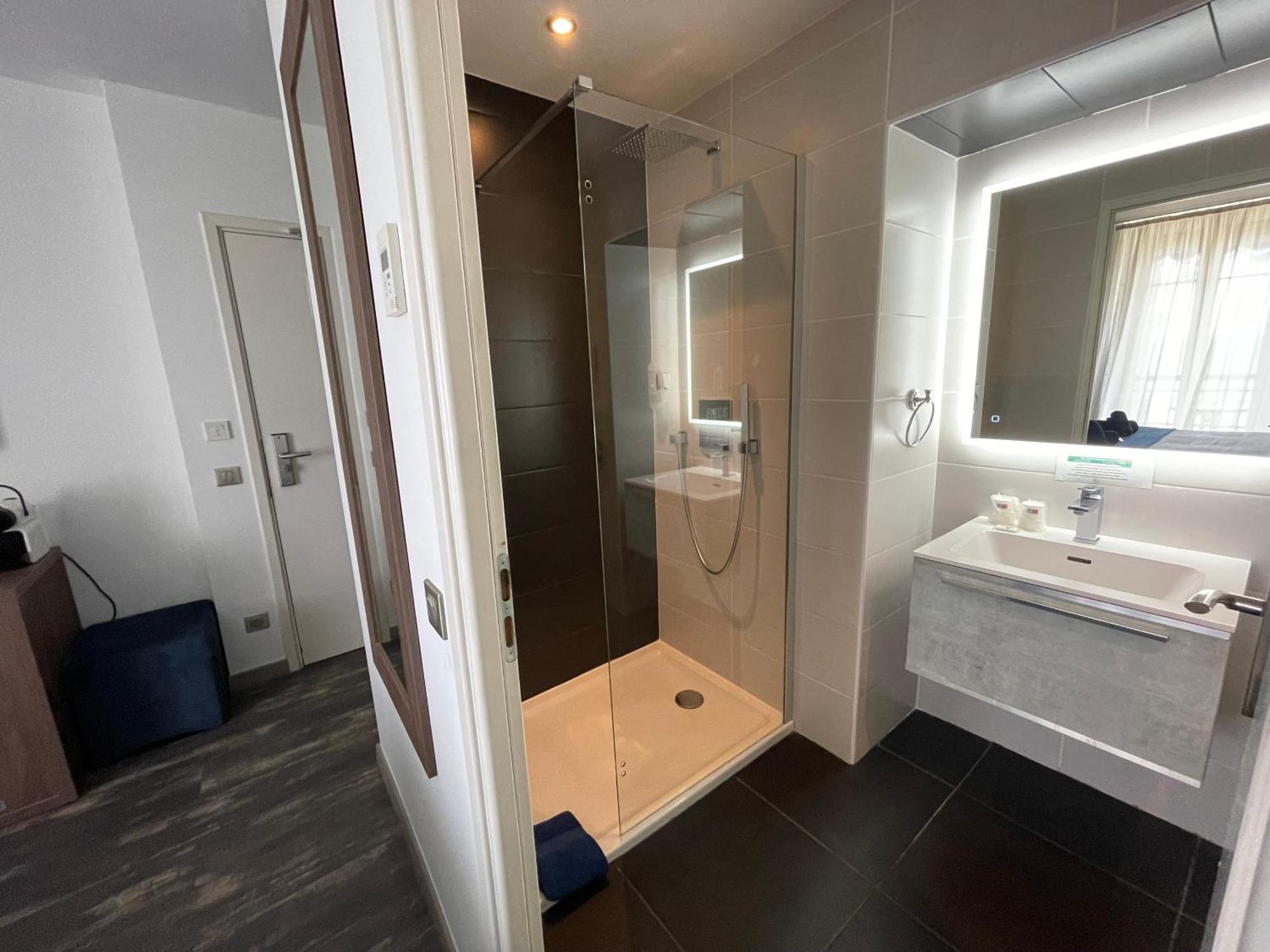 Comfort Double Room with Balcony and Sea View