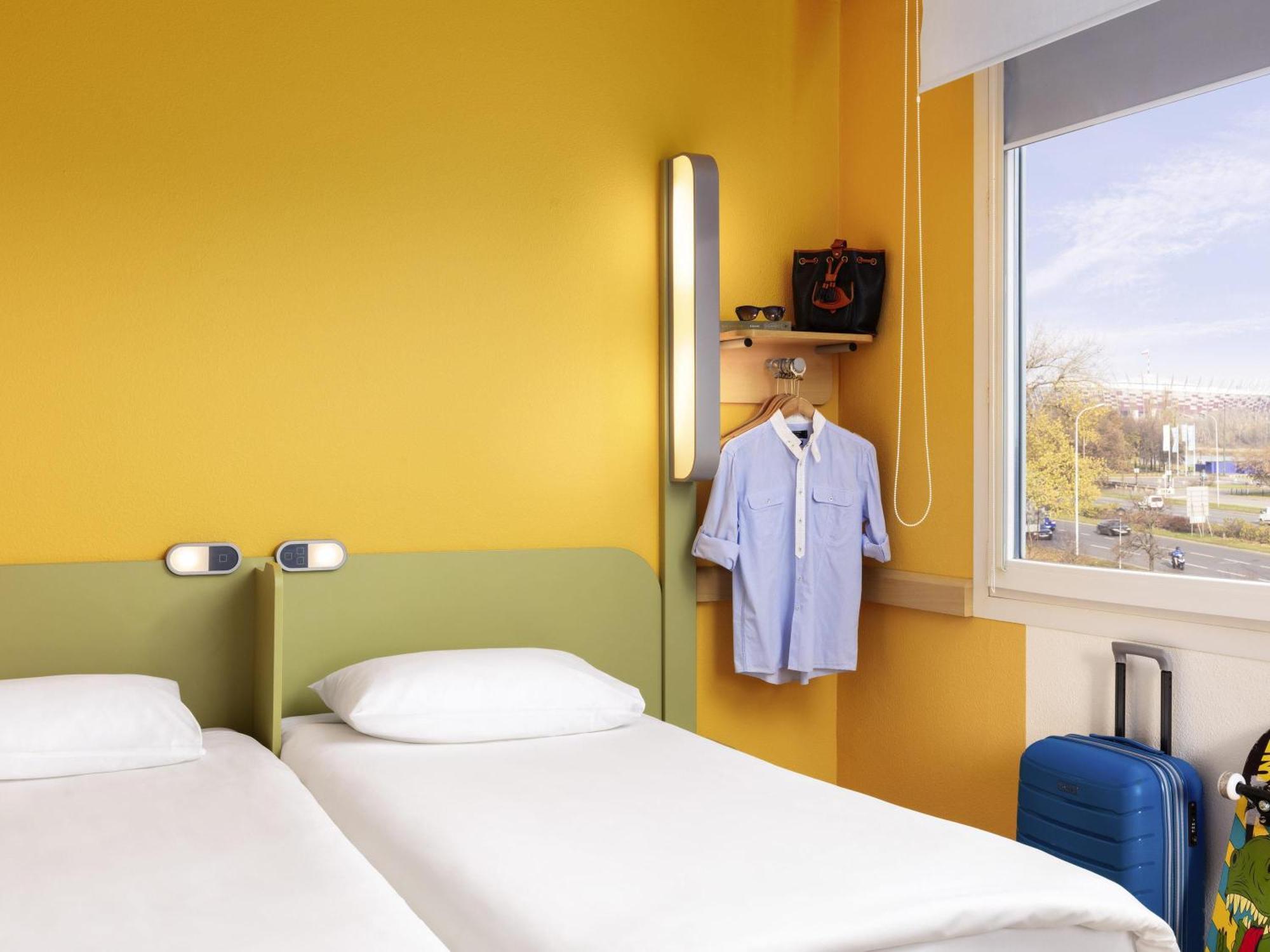 Standard Room With Three Single Beds