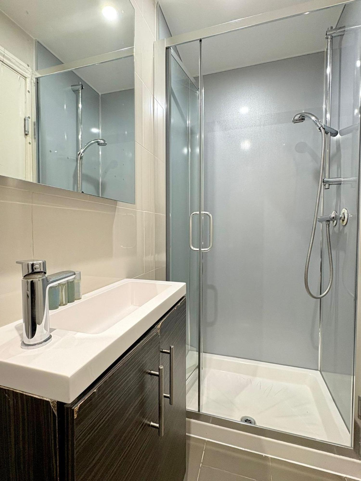 Double Room Private Bathroom