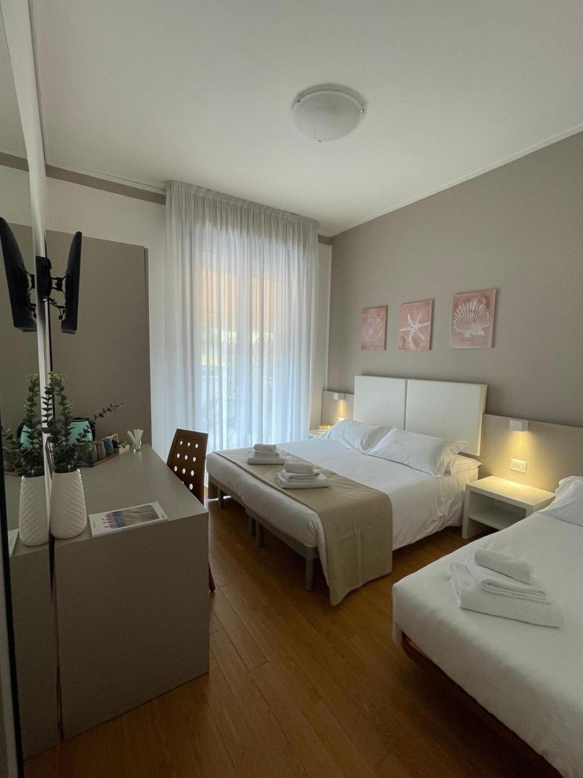 Triple Room with Terrace