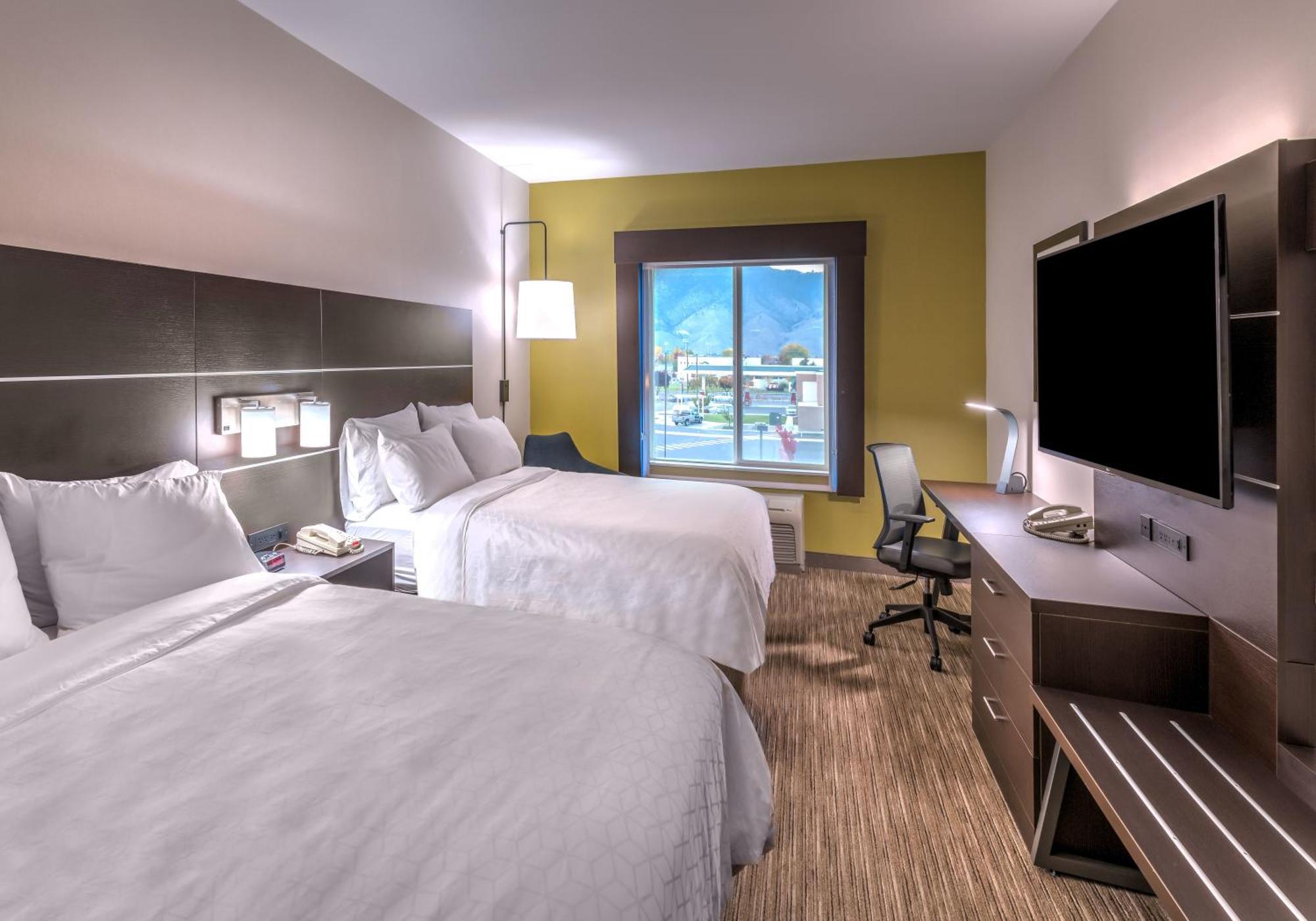 Standard Queen Room with Two Queen Beds