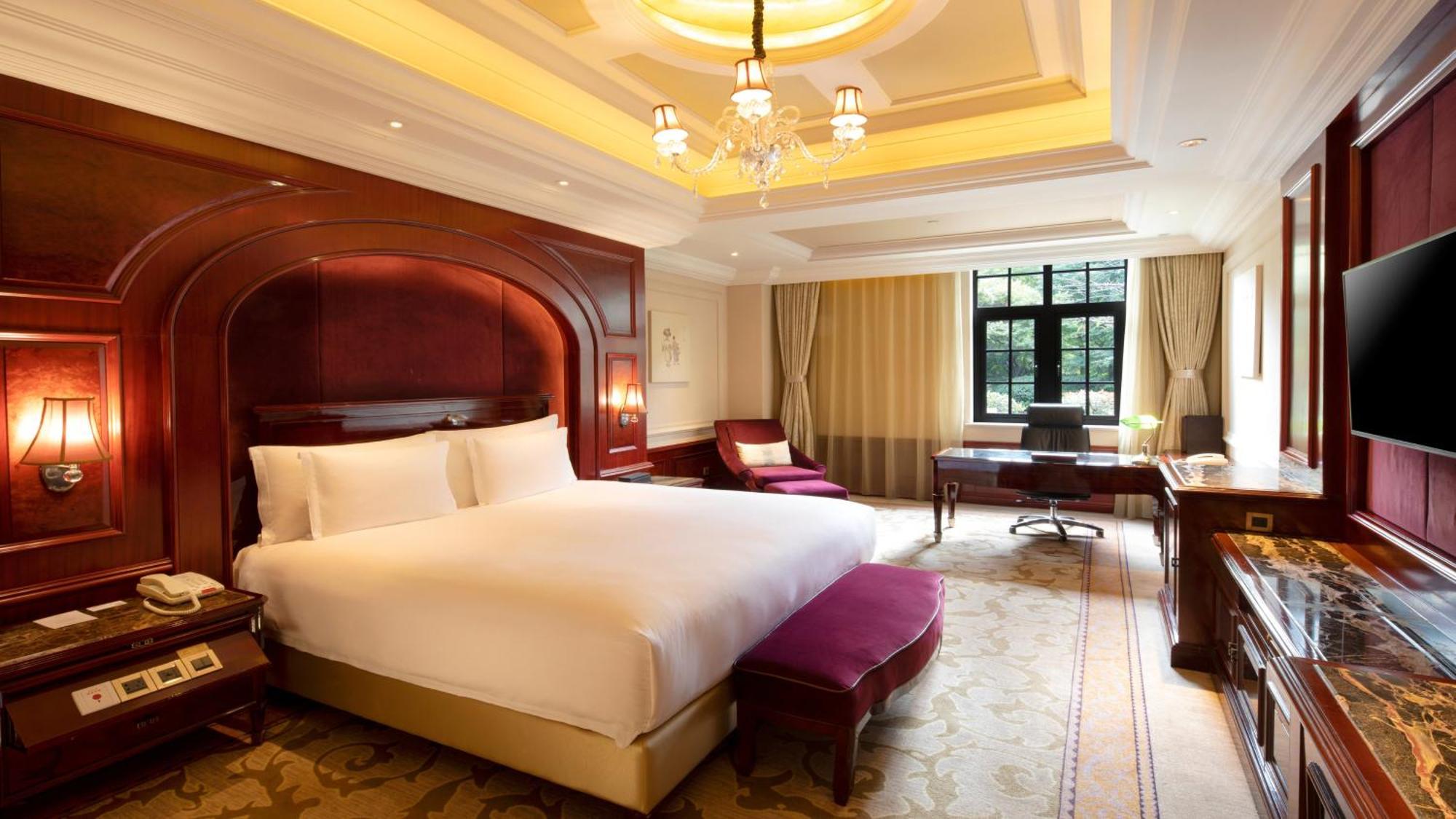 Premium King Room Club Lounge Access