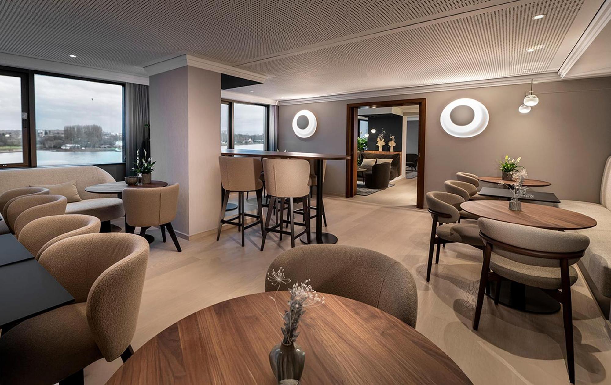 Twin Executive Room River View Rhine Wing