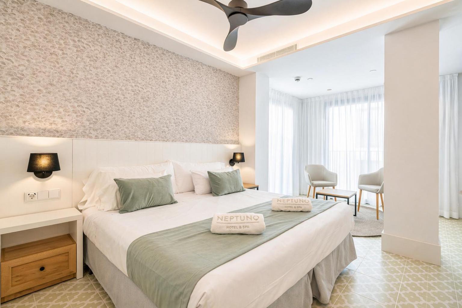 Chambre Double avec Terrasse et Bain à Remous Extérieur