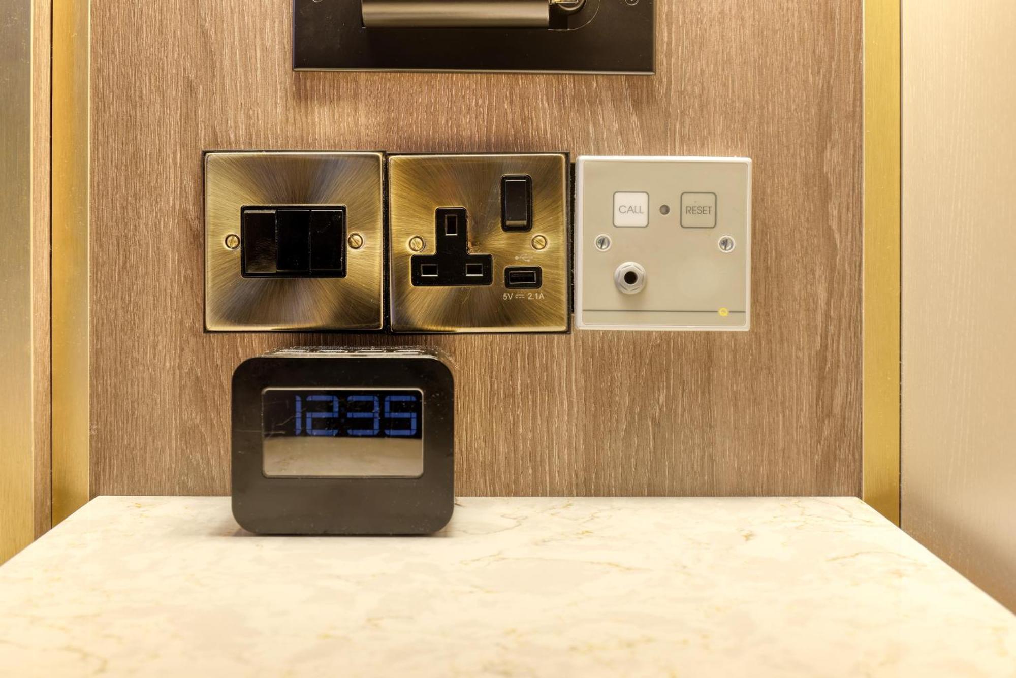Queen Room Mobility Access