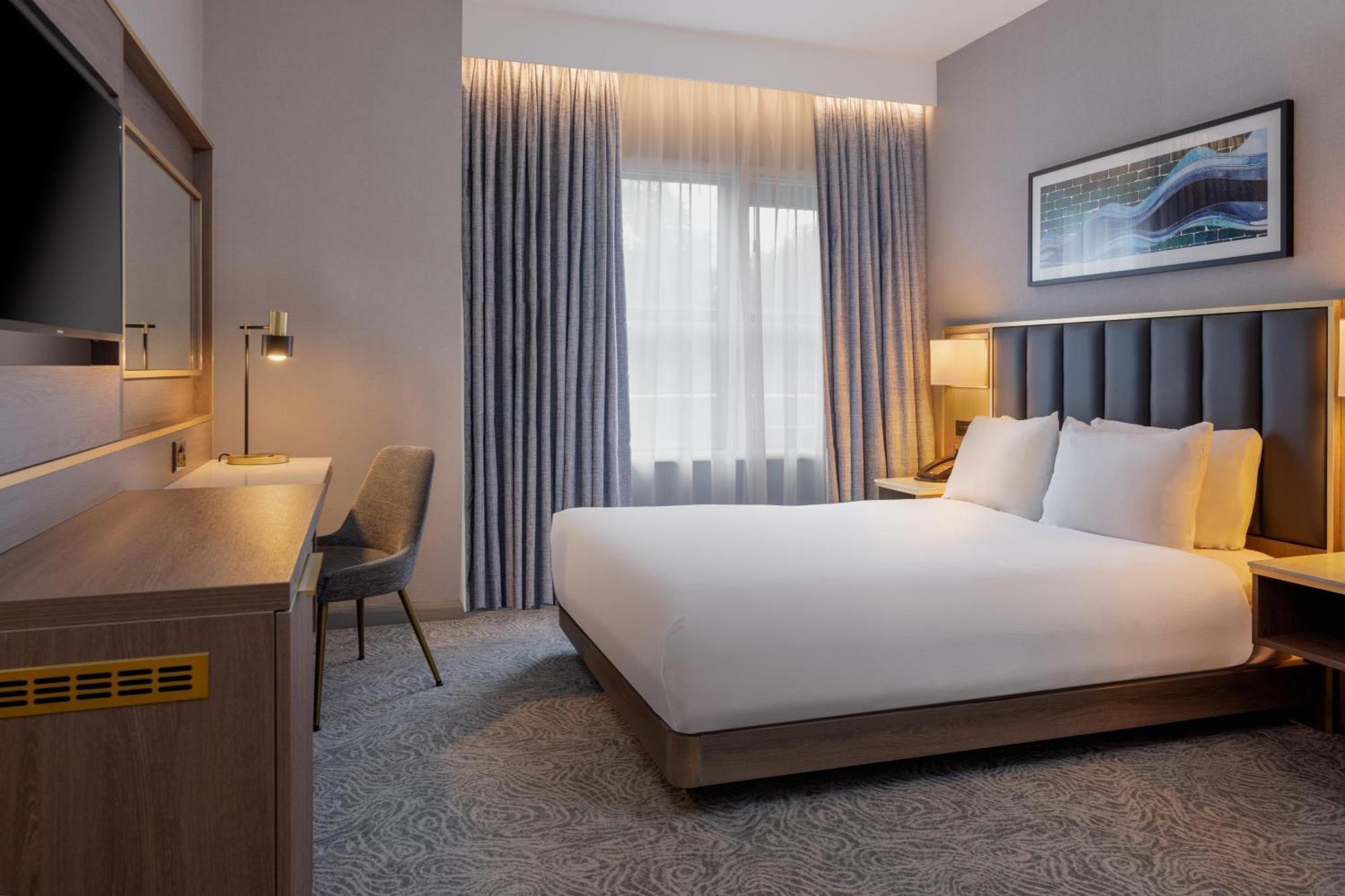 Queen Room Mobility Access