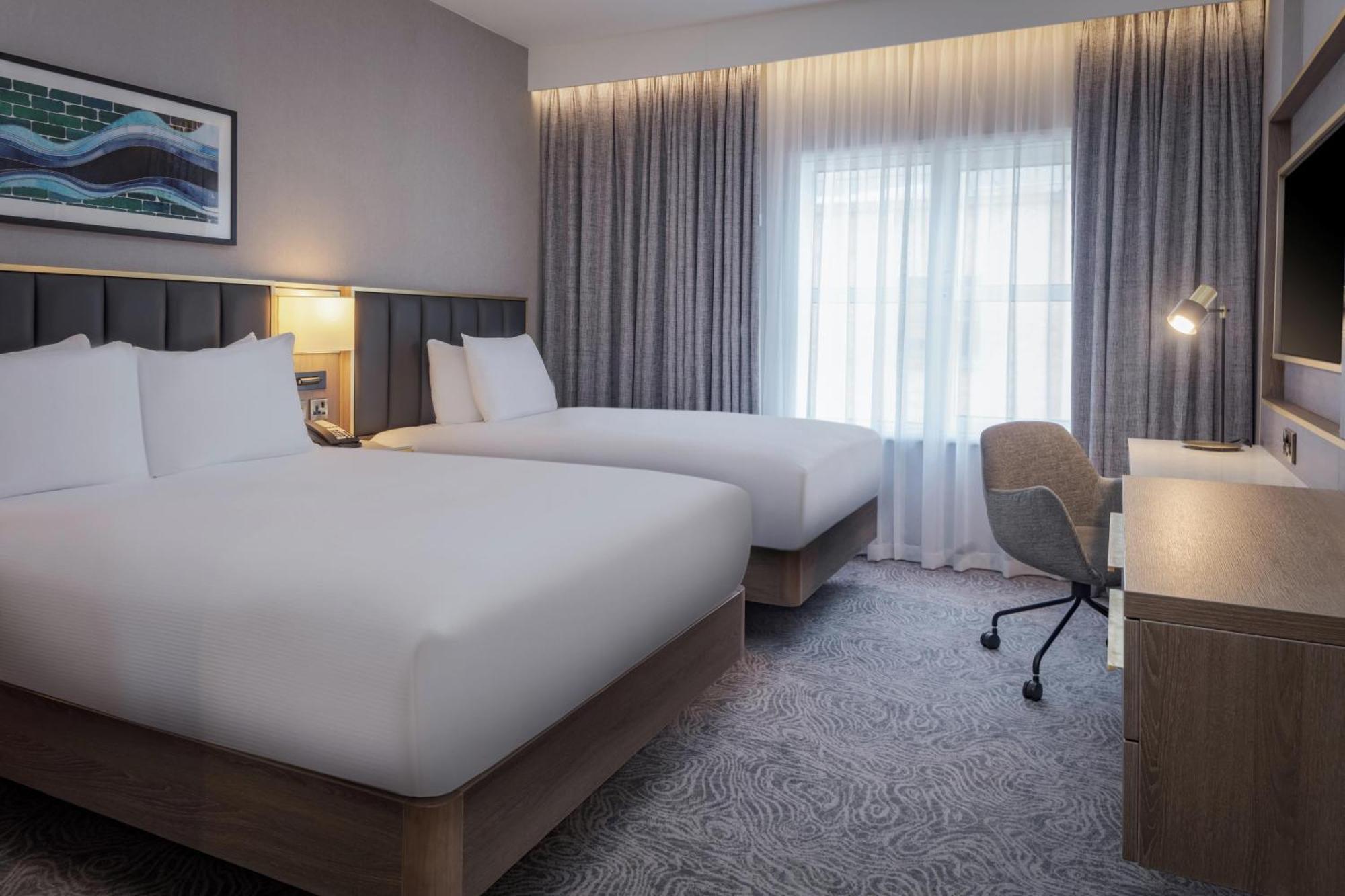 Deluxe Double plus Single Bed