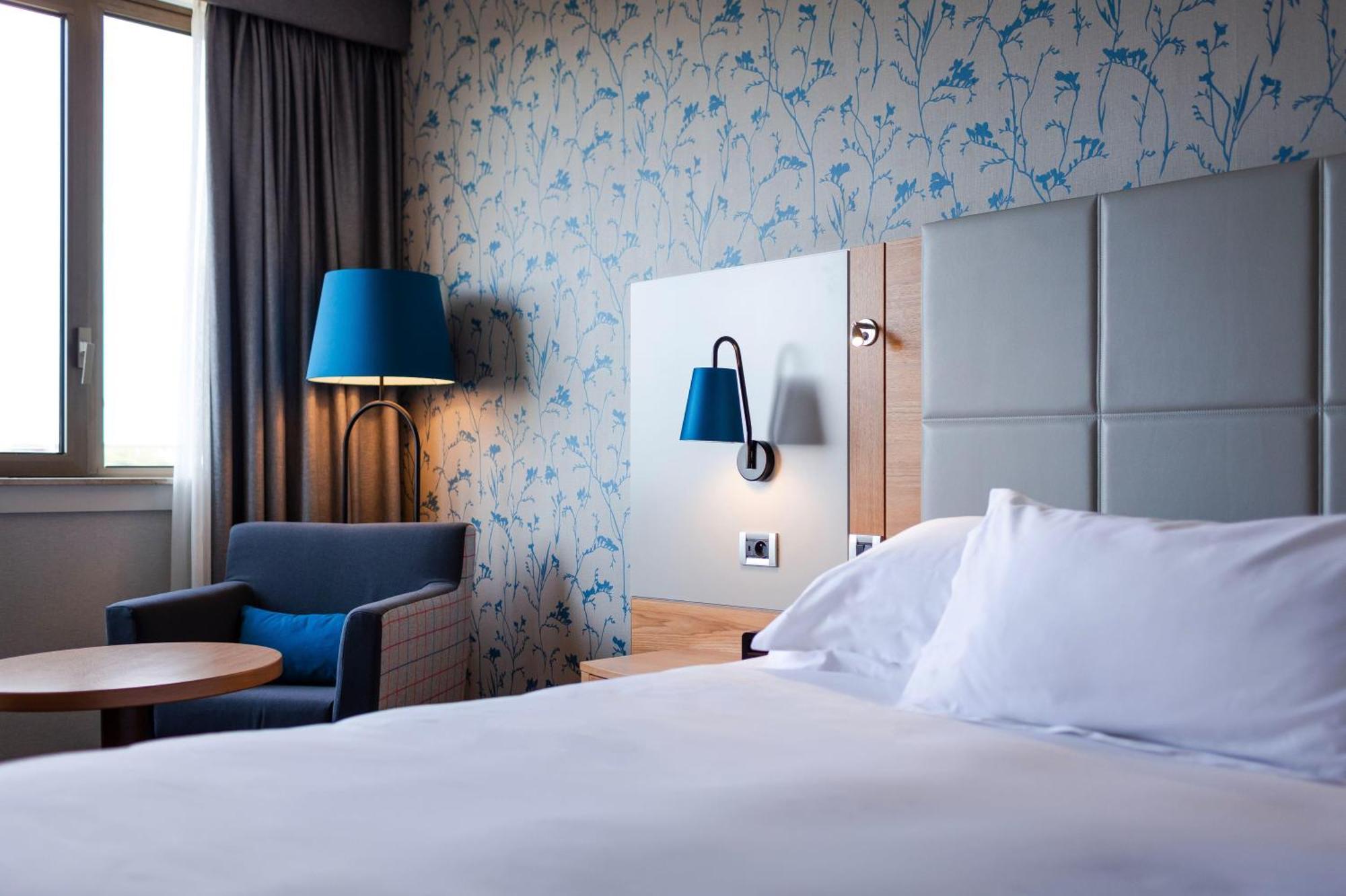 Deluxe Connected Room