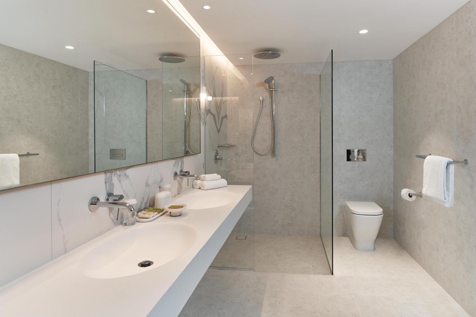Premier King Suite