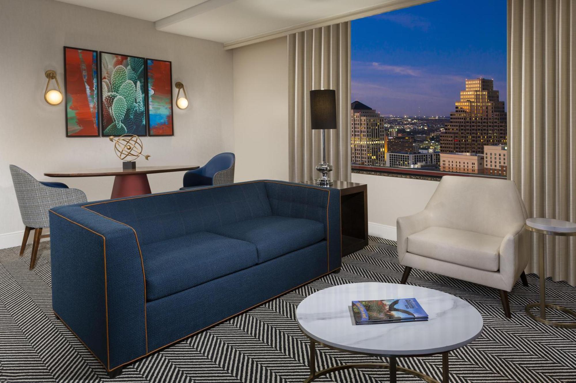 One-Bedroom King Suite,1765821100:JPEG