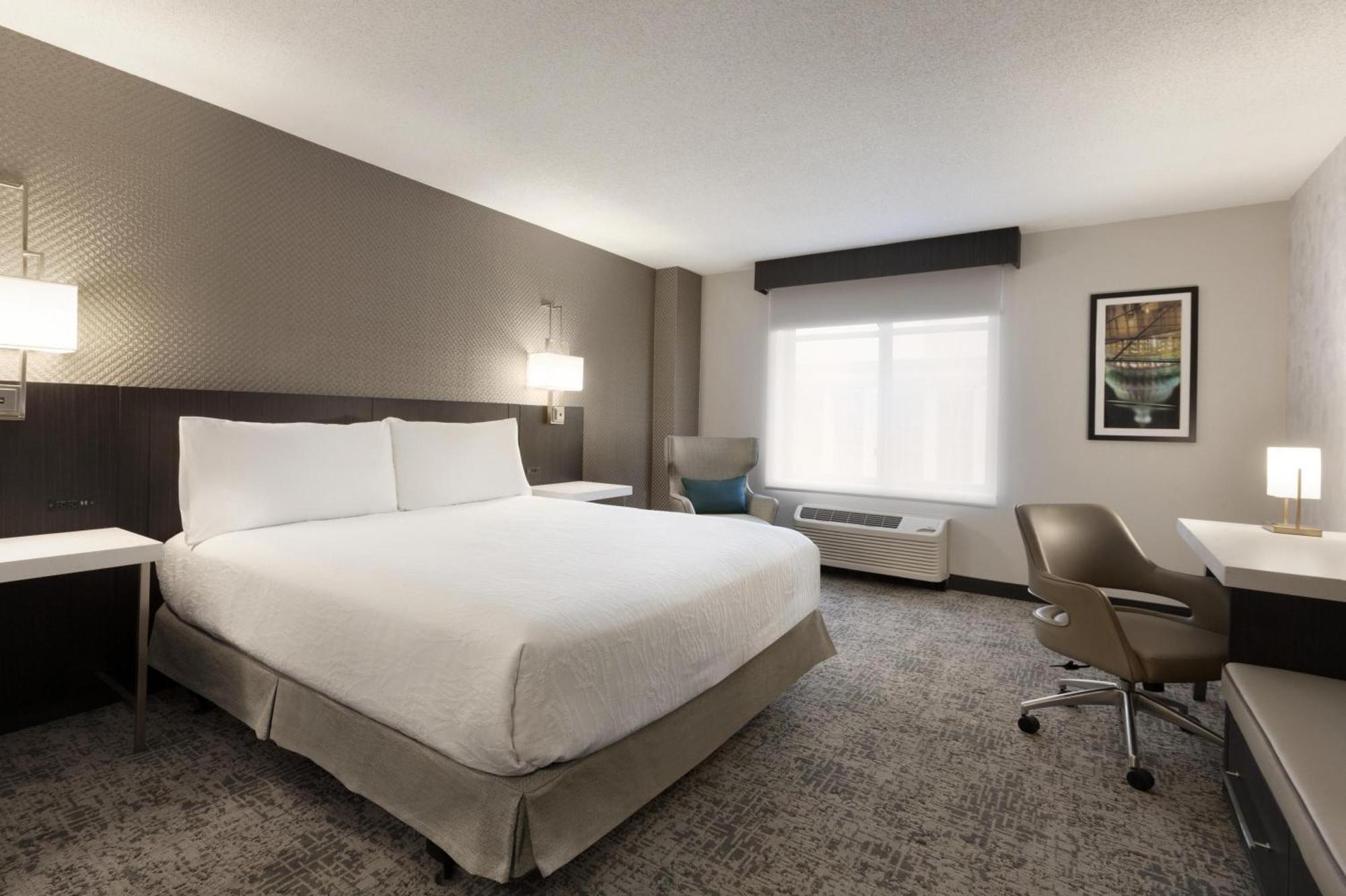 King Room Accessible Tub Mobility Access