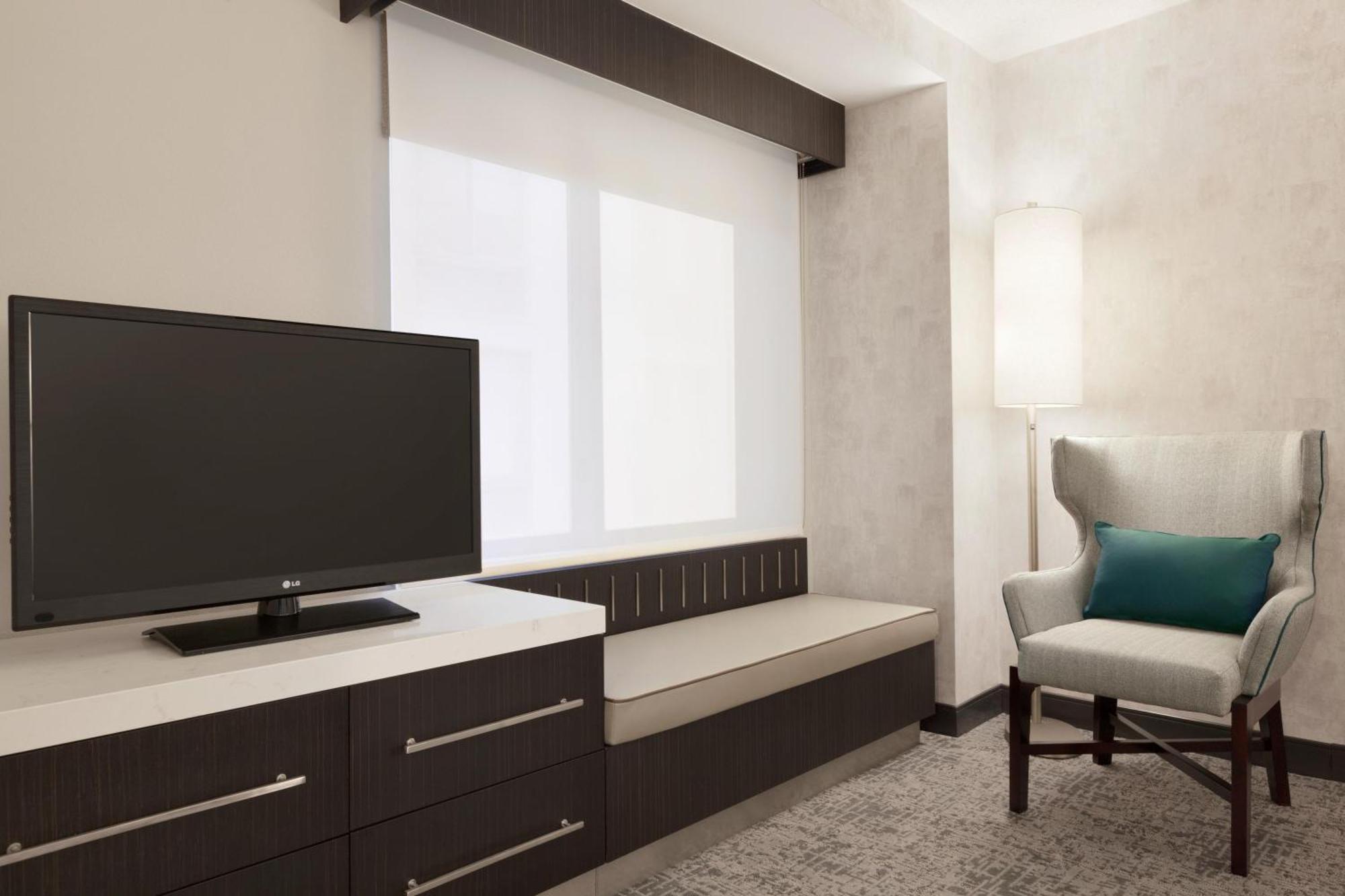 One-Bedroom King Suite