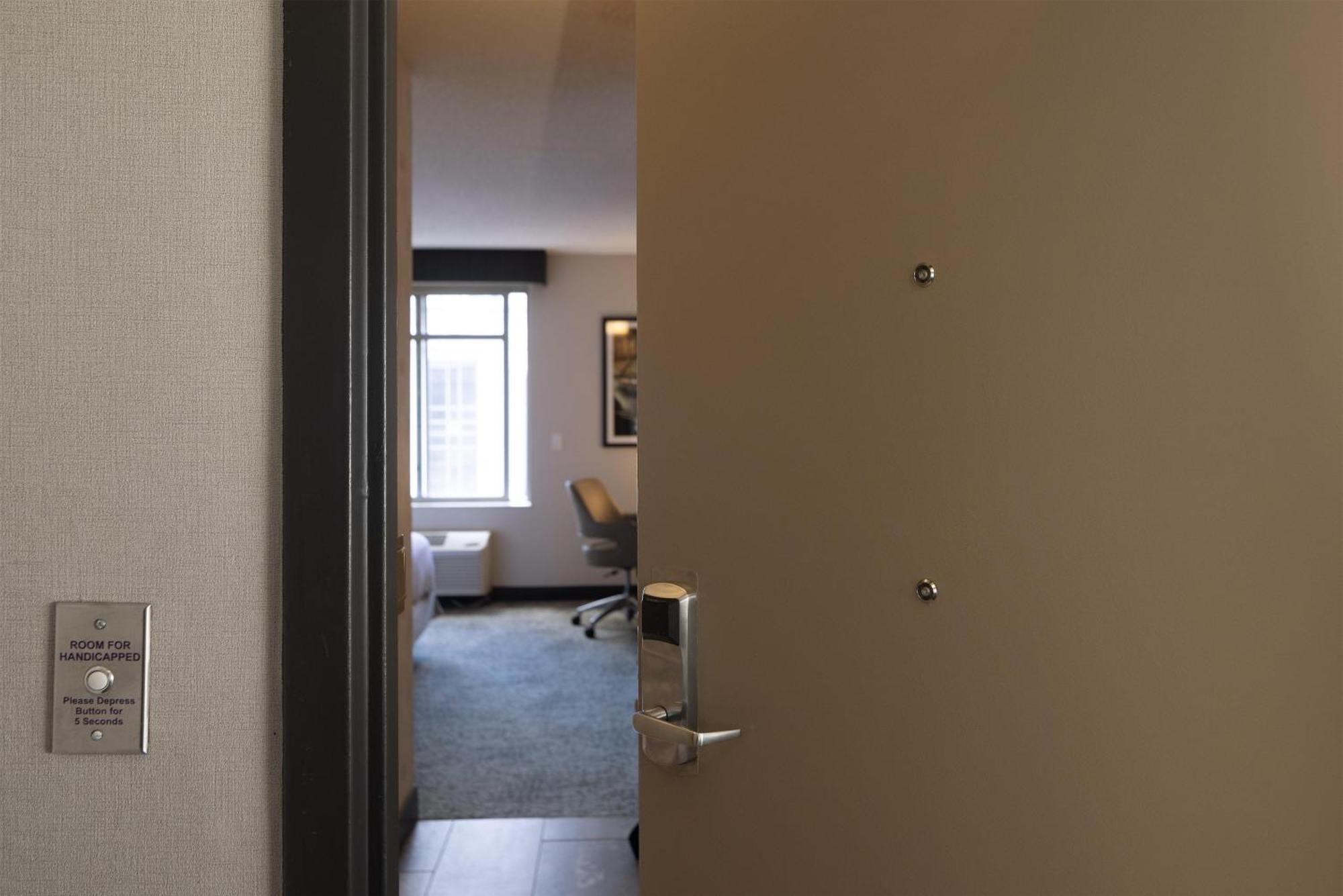 King Room Sofa Bed City View Hearing Accessible