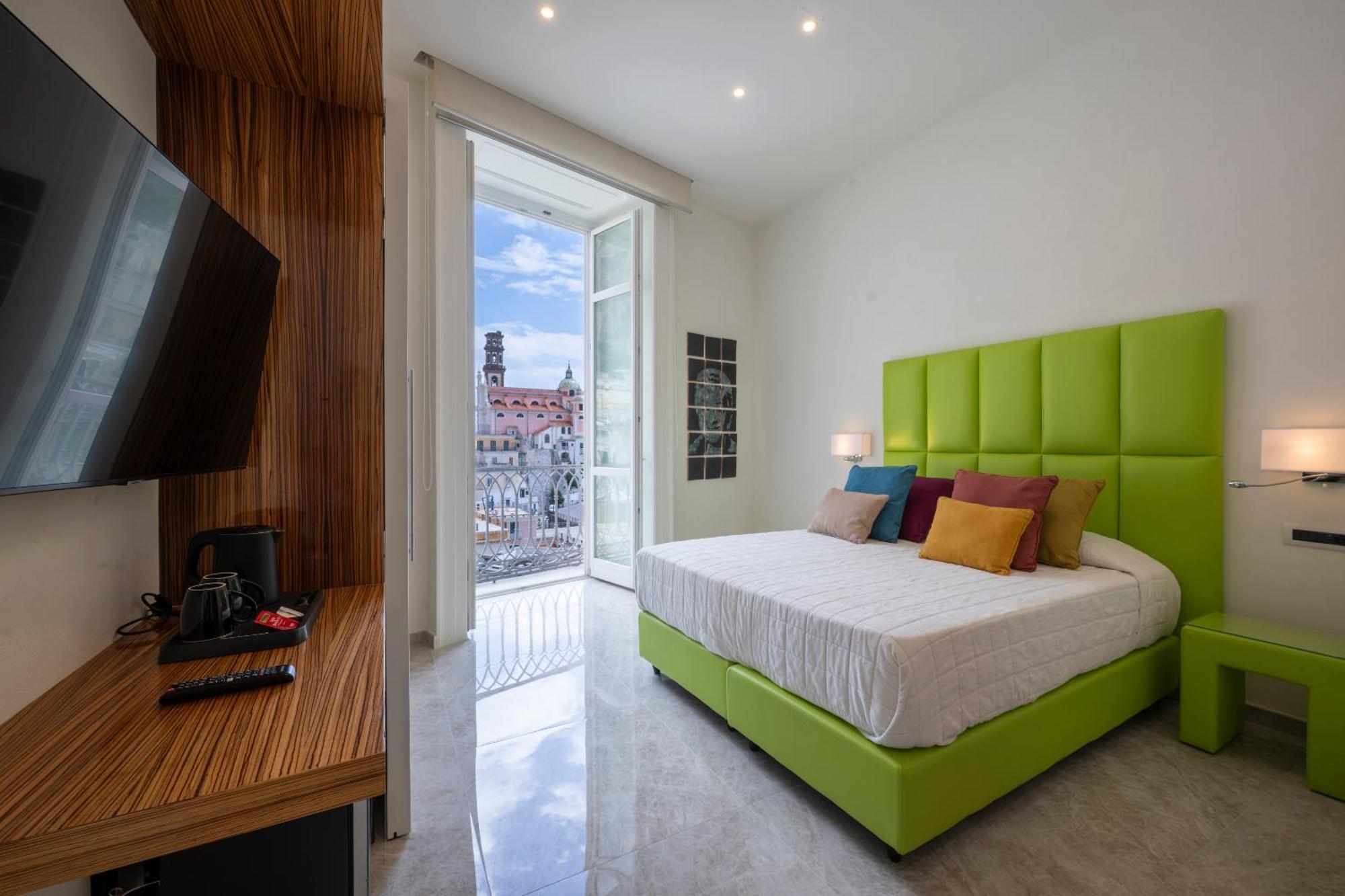 Double or Twin Room with Side Sea View