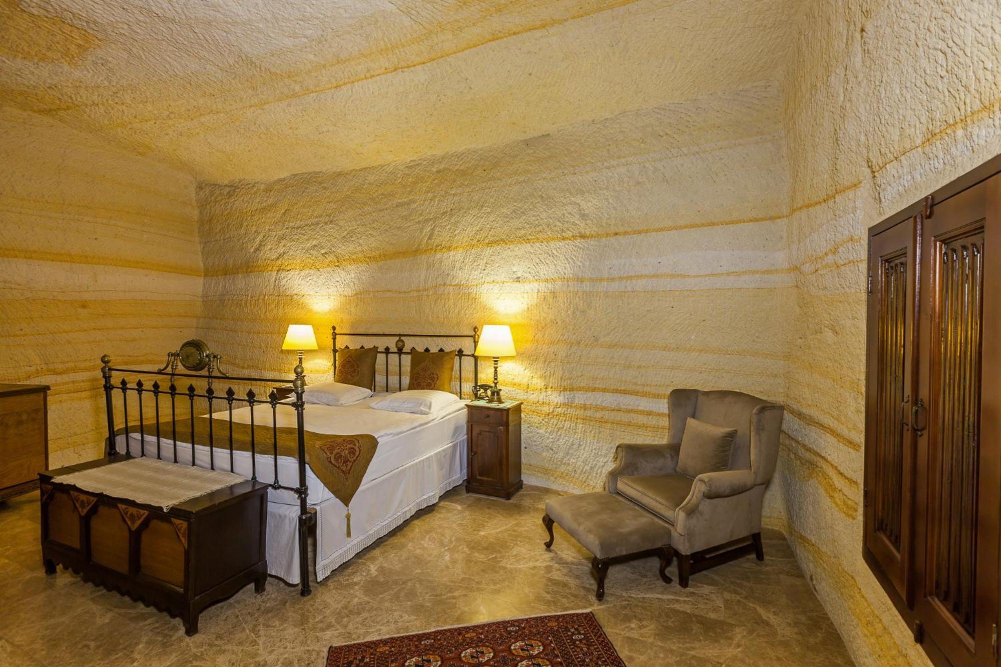 King Suite,1765830232:JPEG