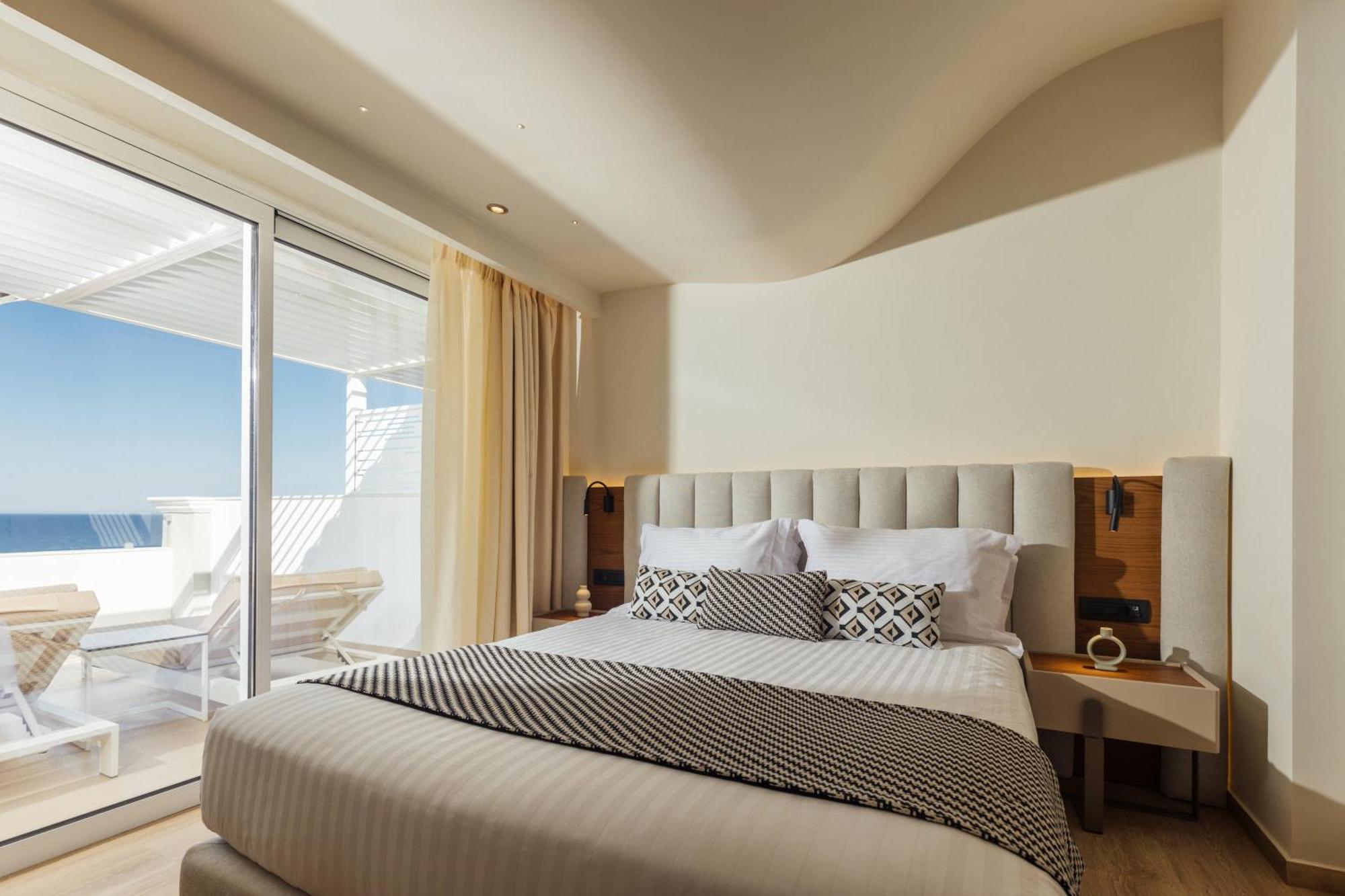 Premium Suite Panoramic Sea View