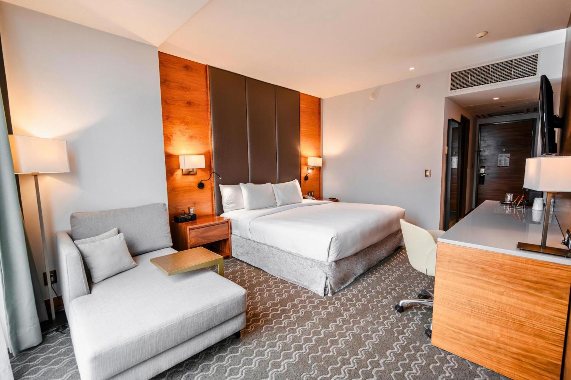 Suíte Júnior com Cama King-size e Área de Estar