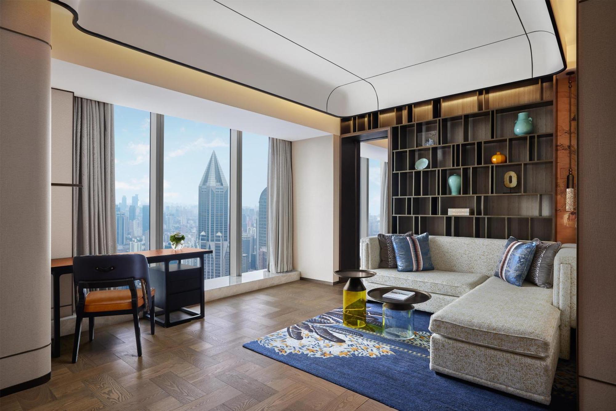 Deluxe King Suite