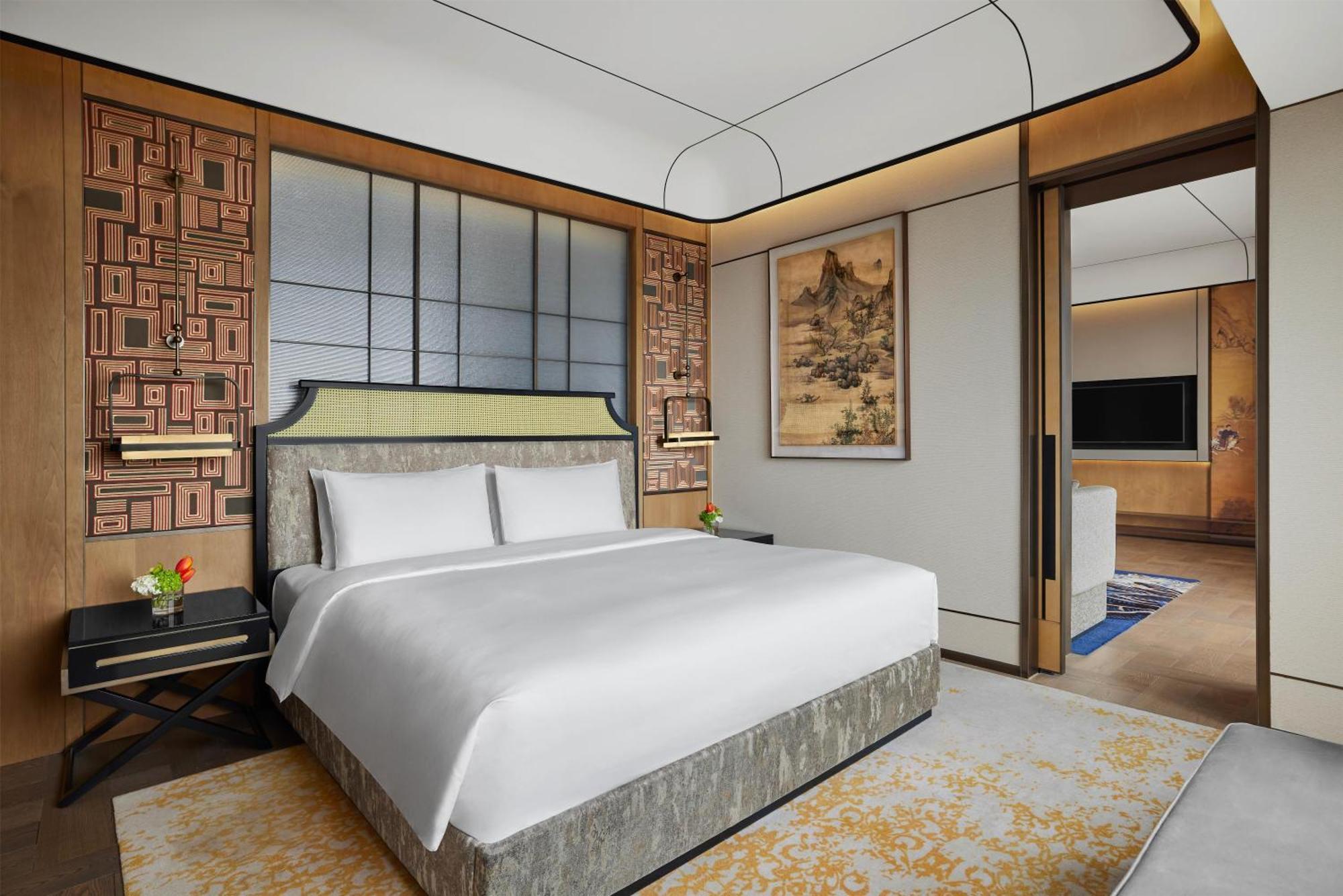 Deluxe King Suite