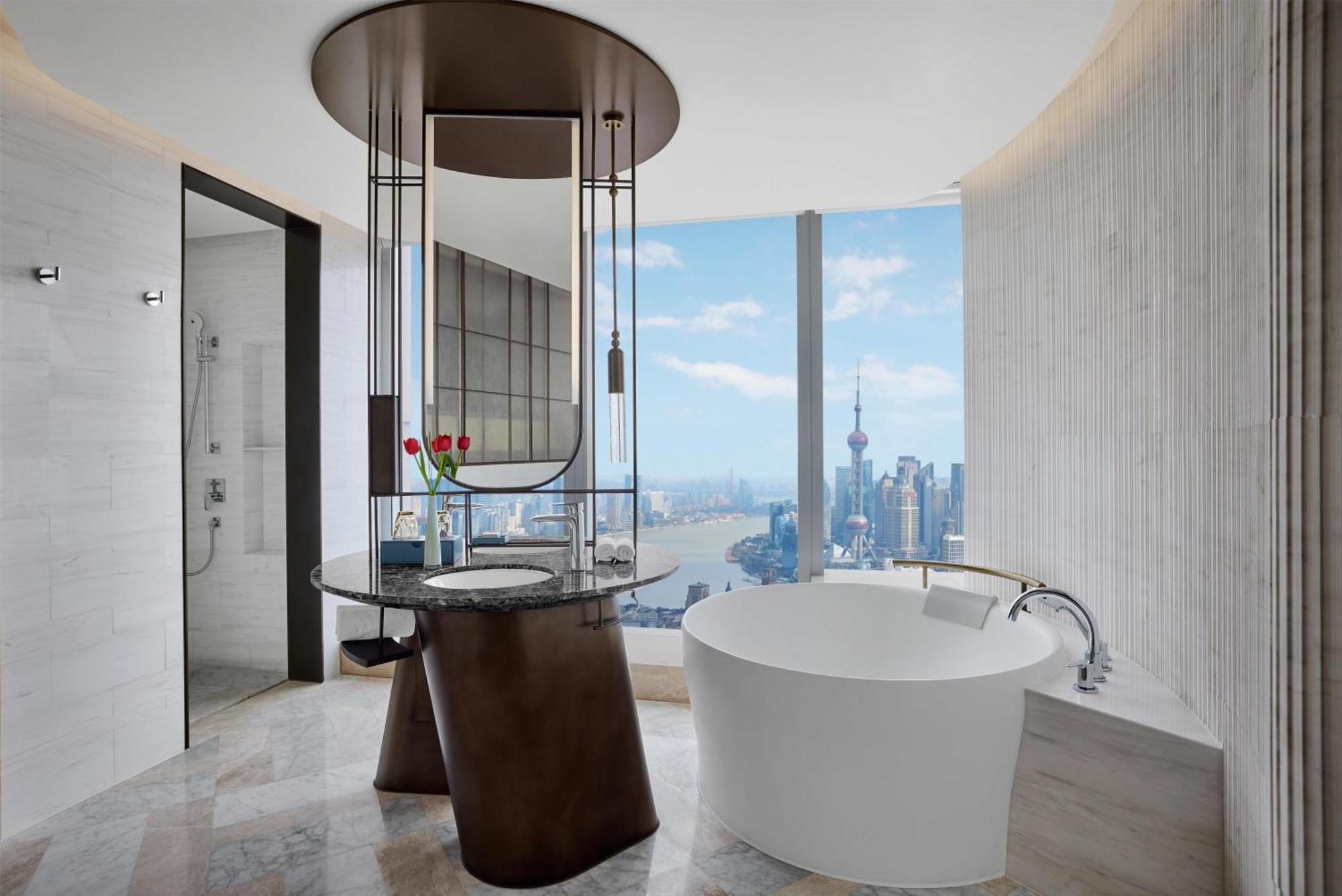 Premium King Suite Bund View