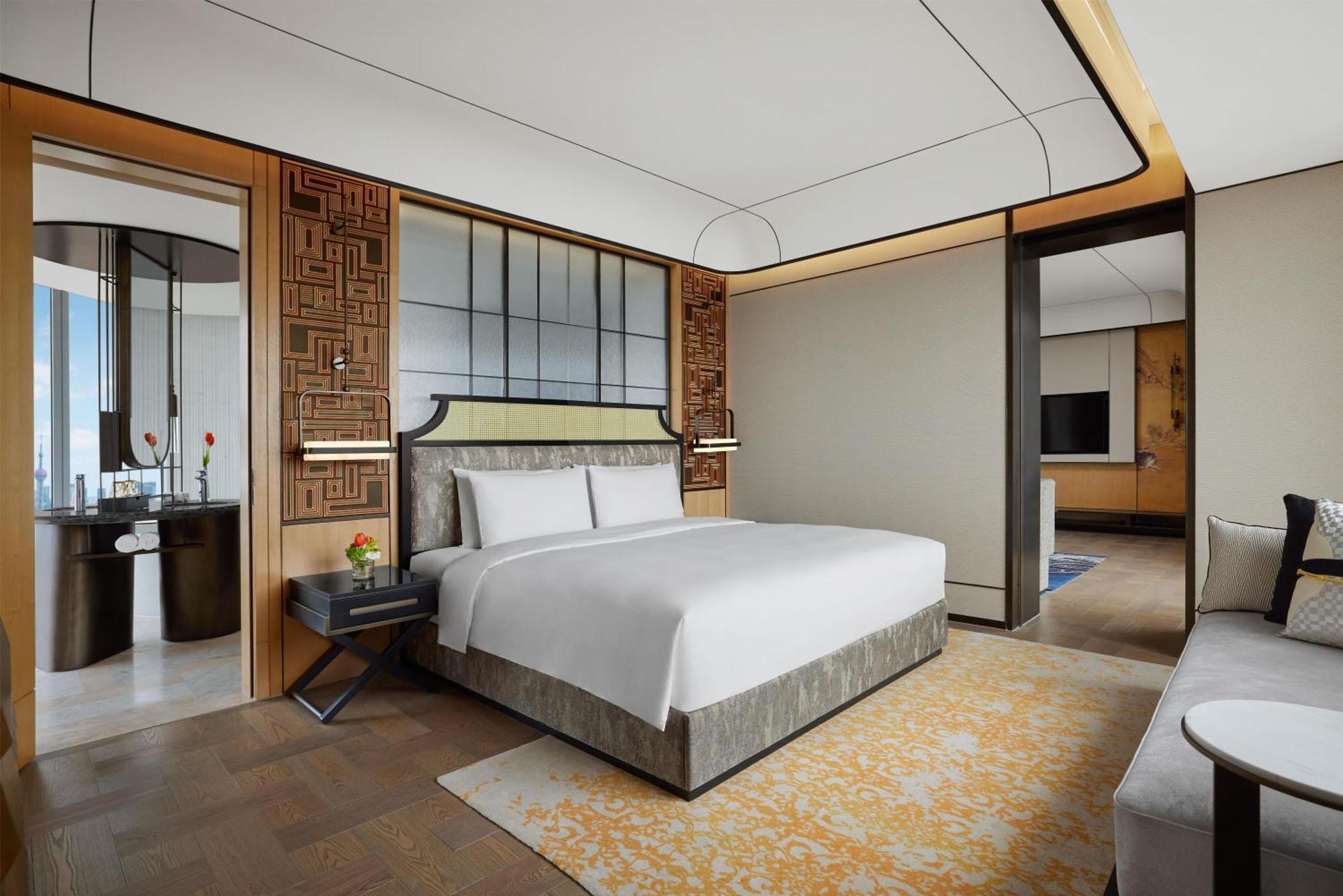 Premium King Suite Bund View