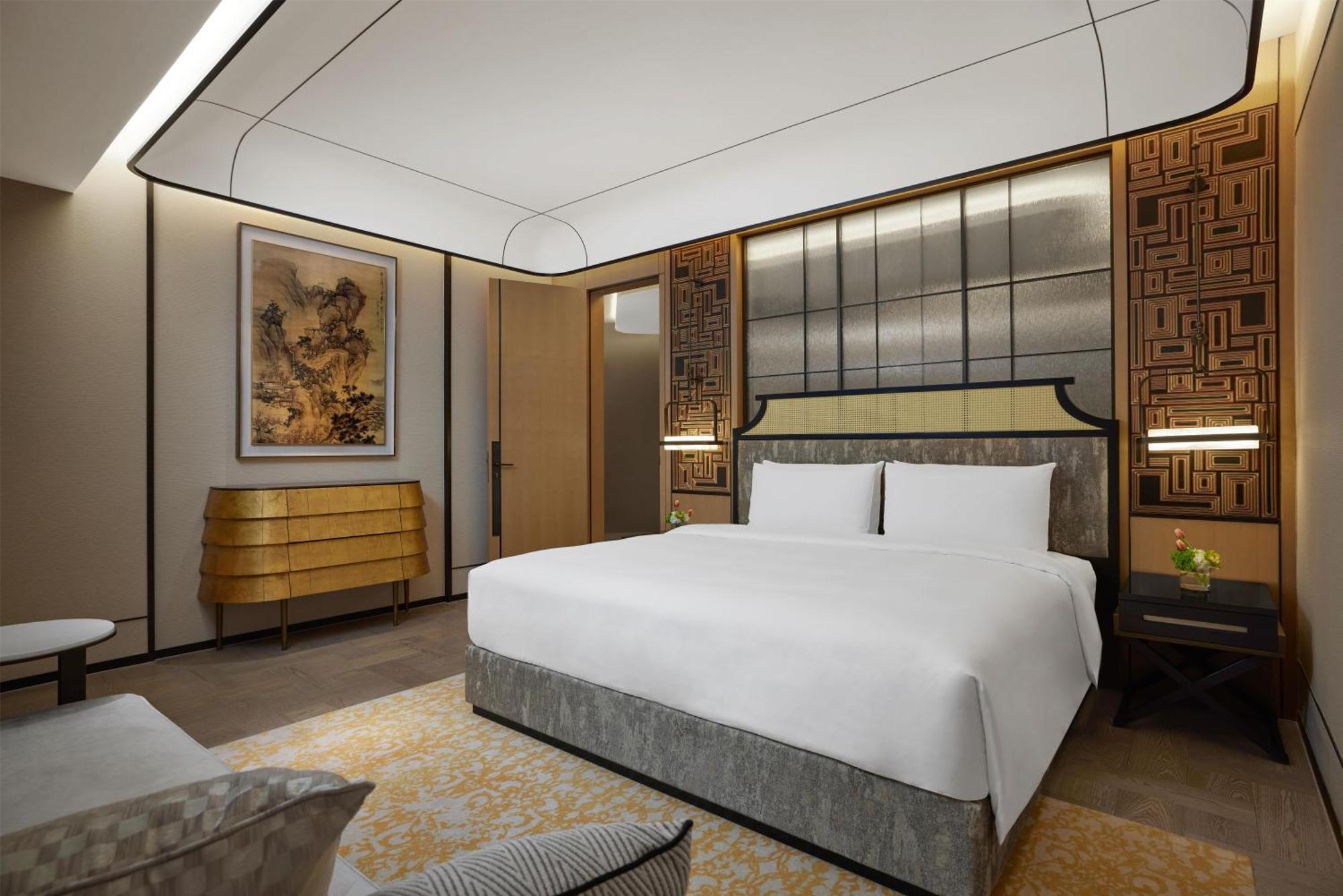 Premium King Suite Bund View
