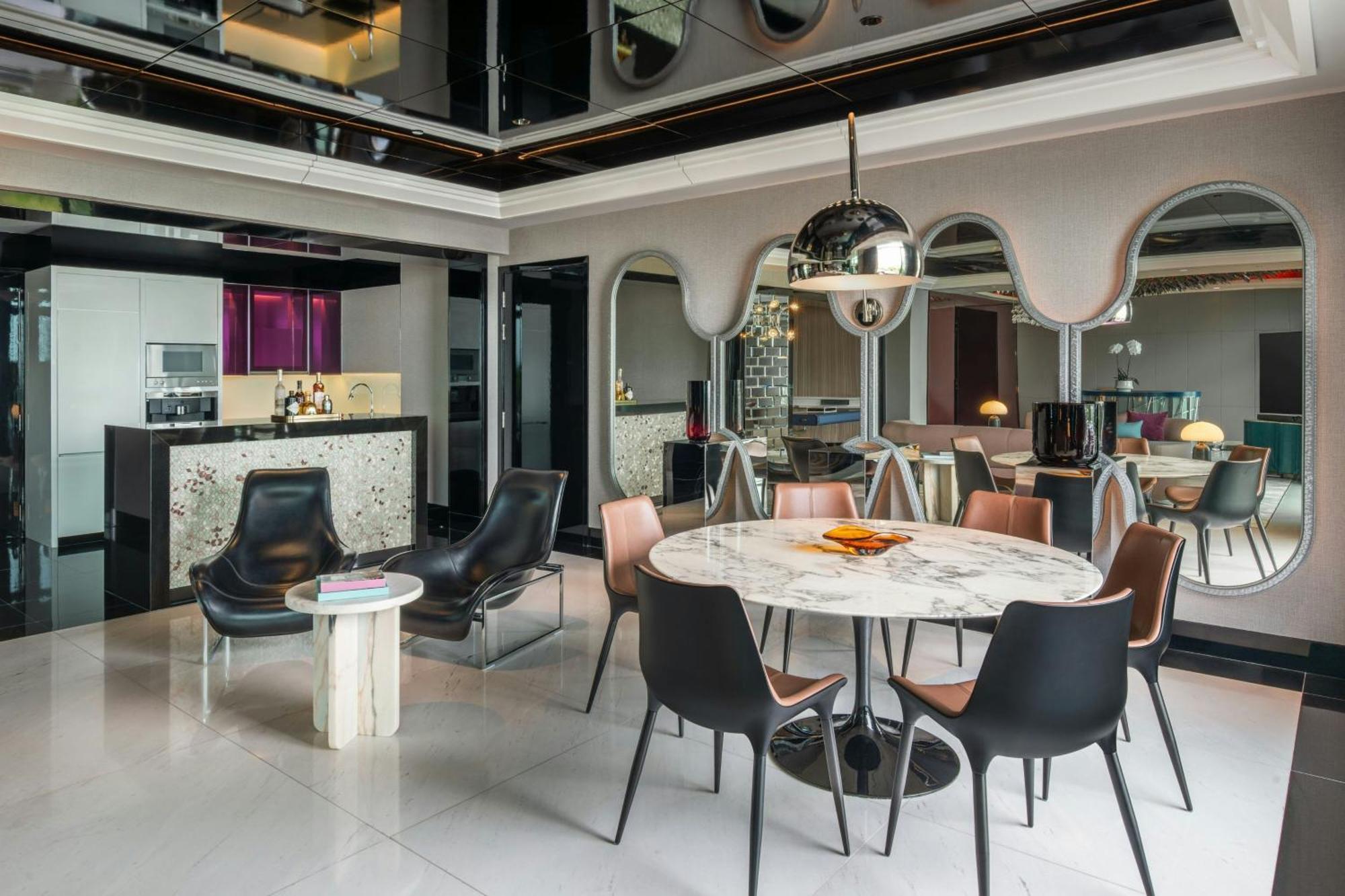 Penthouse 1 Bedroom Presidential Suite 1 Super King Bed Balcony Top Floor Private Outdoor Pool