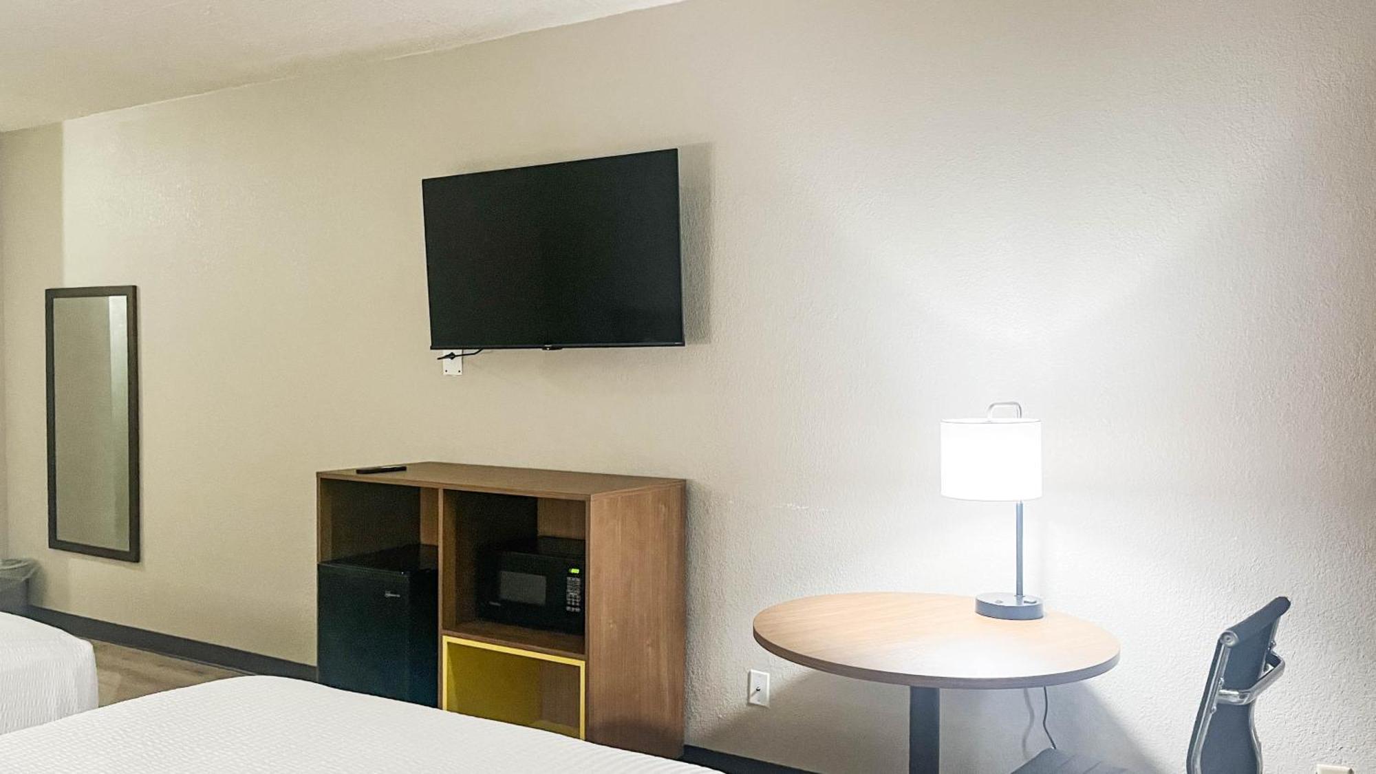 2 Queen Beds | Non-Smoking, Micfridge