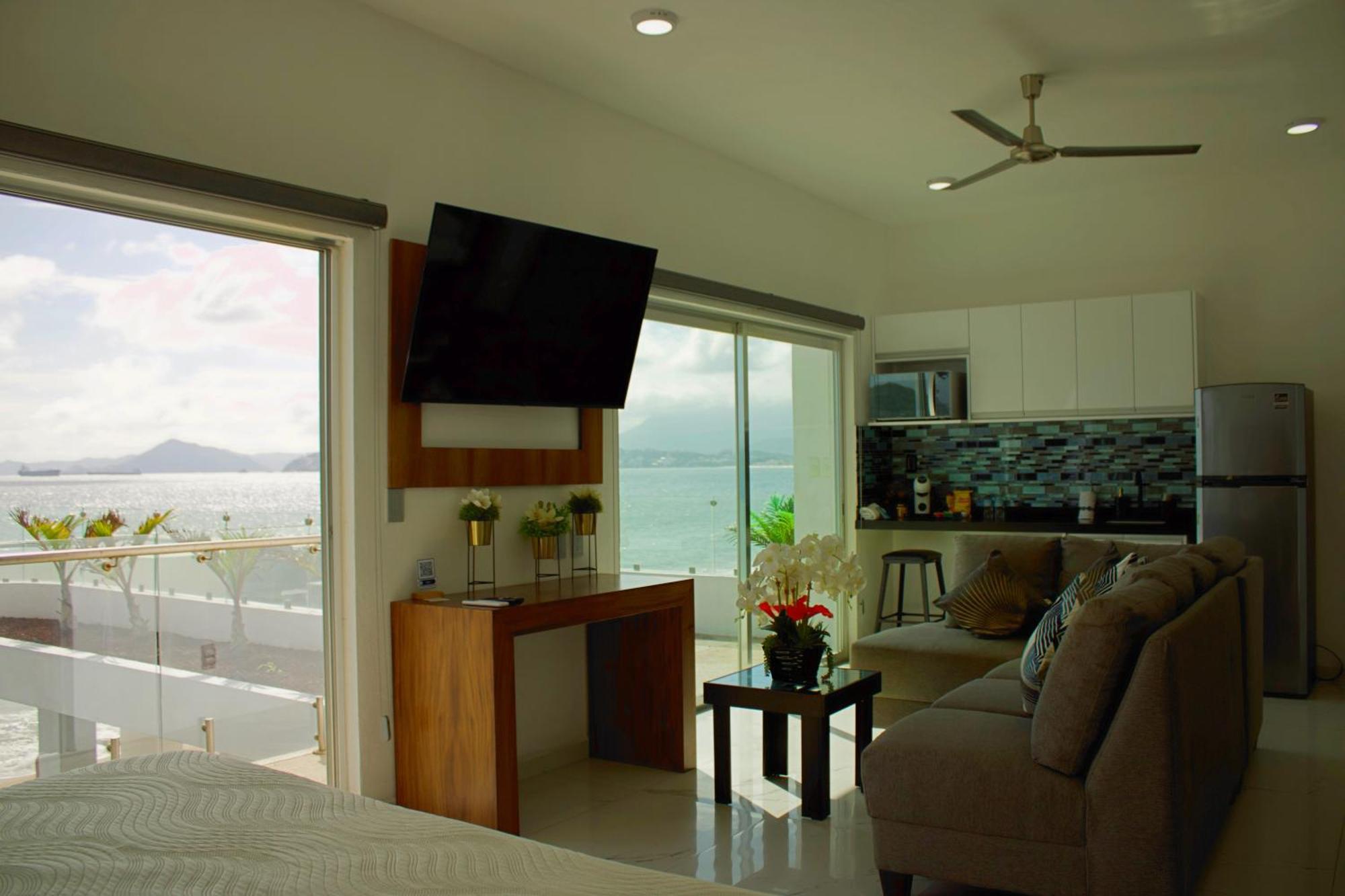 King Suite with Sea View